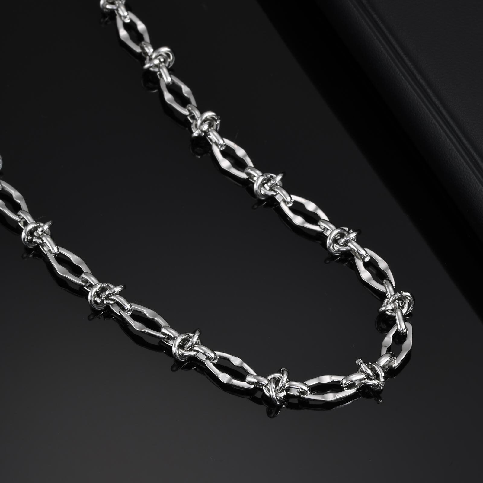 Jewelry Irregular Knot Splicing Collars Lips Necklace Size ONE SIZE - 2 Thumbnail