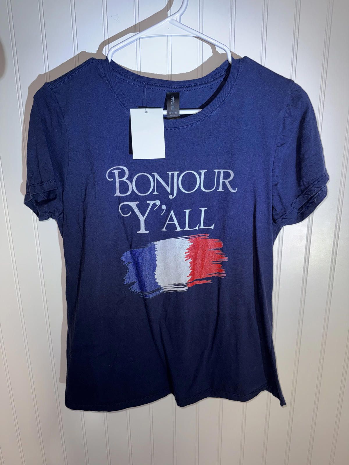 Gildan 'Bonjour Y'all' Graphic T-Shirt Medium Size M / US 6-8 / IT 42-44 - 1 Thumbnail
