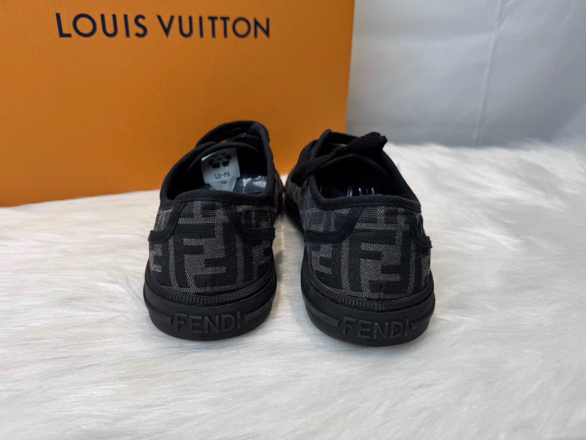 Fendi FENDI Domino Black & Grey Low-Top Sneakers K36 Size US 8 / EU 41 - 2 Thumbnail