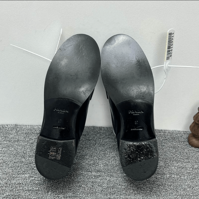Prada Prada round toe slip-on loafers Size US 8 / IT 38 - 6 Thumbnail