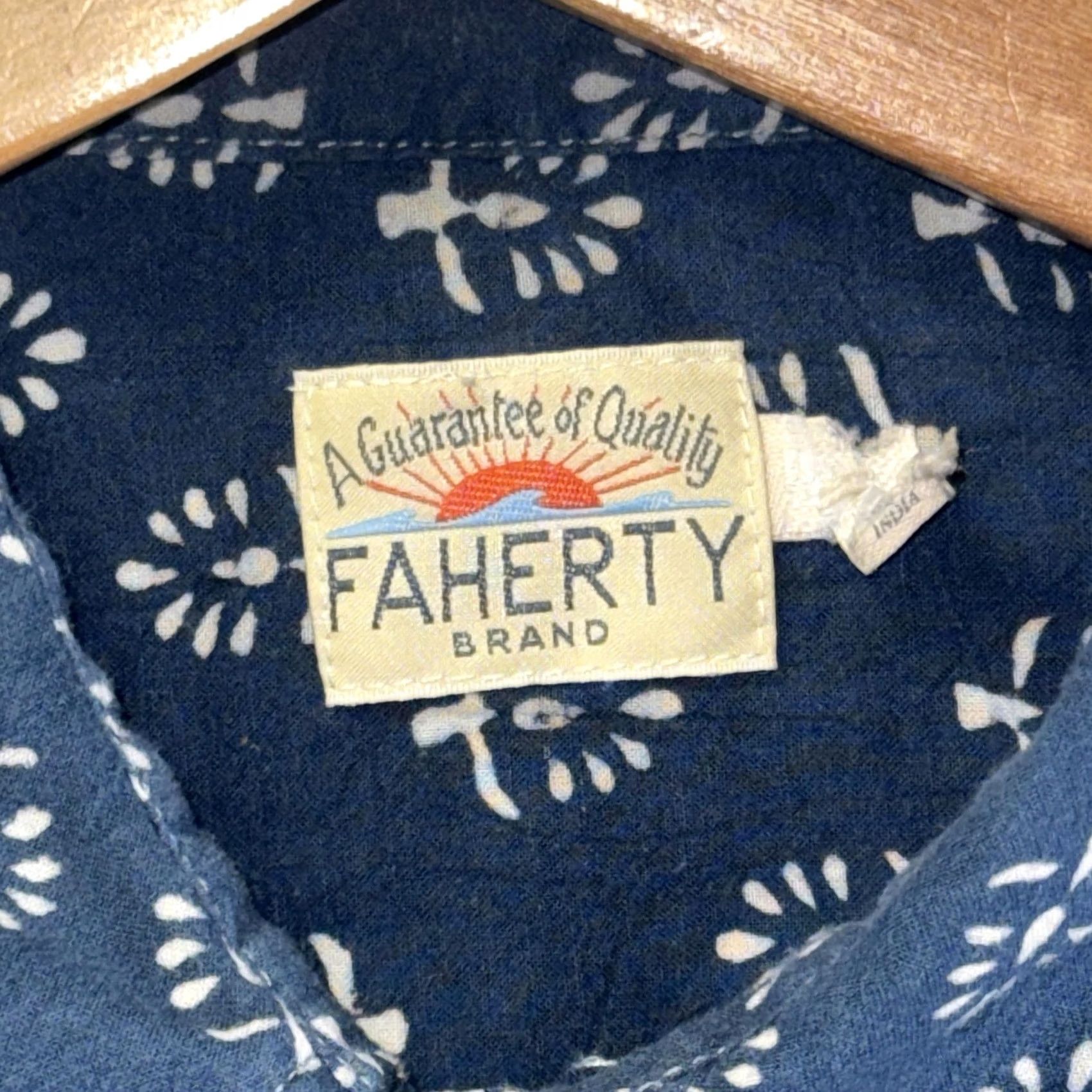 Faherty Faherty Shirt Mens Small Blue Short Sleeve Button Up Cotton Tree Print Casual Size US M / EU 48-50 / 2 - 4 Thumbnail