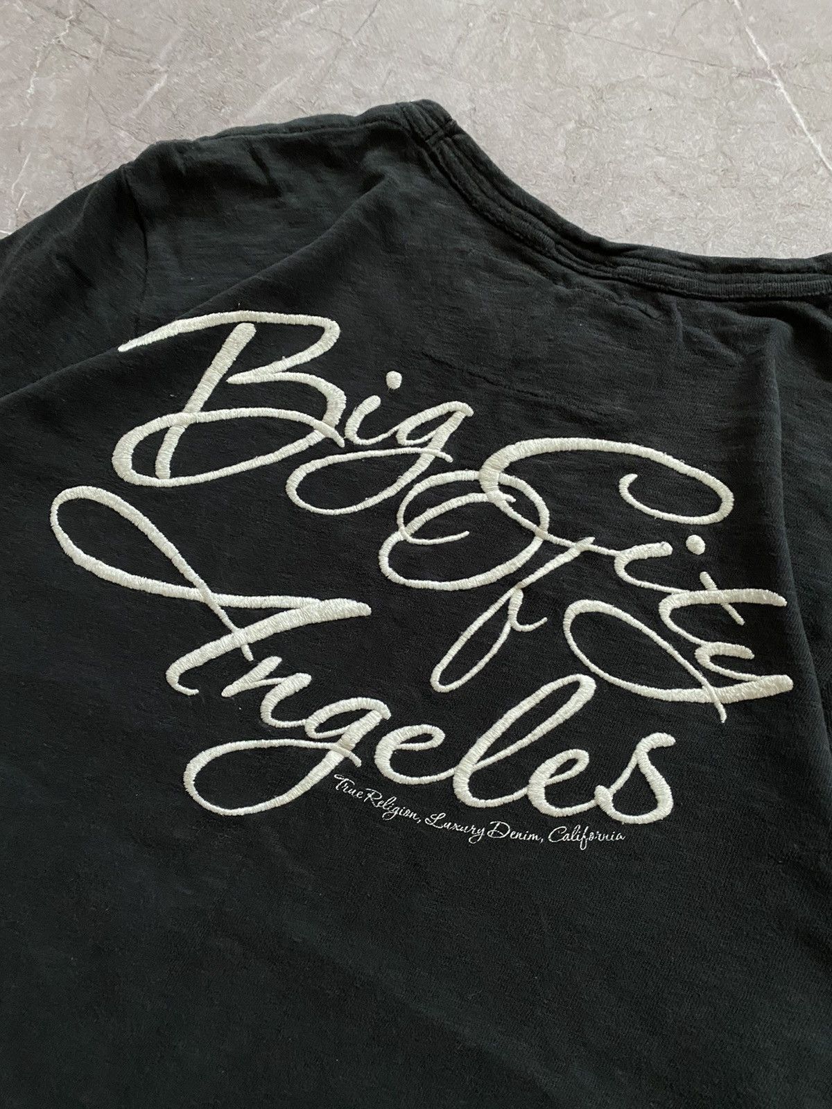 True Religion × Vintage Rare True Religion Big City of Angeles Los Angeles T Shirt Size US L / EU 52-54 / 3 - 5 Thumbnail