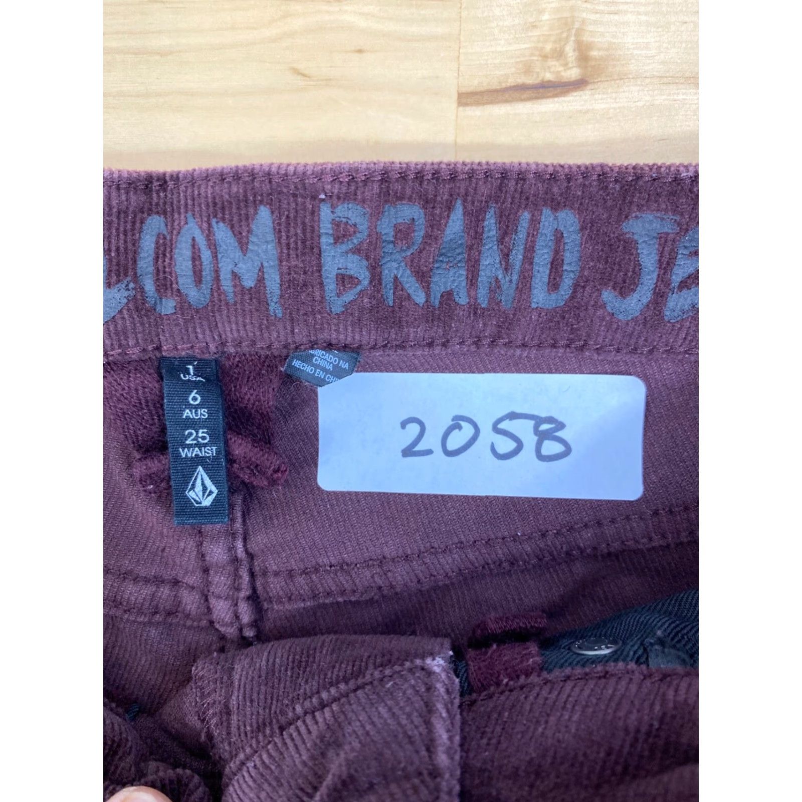 Volcom VINTAGE Volcom Womens Pants Corduroy Purple 25 Regular Waist 1 Dark Purple #2058 Size 25" / US 0 / IT 36 - 3 Thumbnail