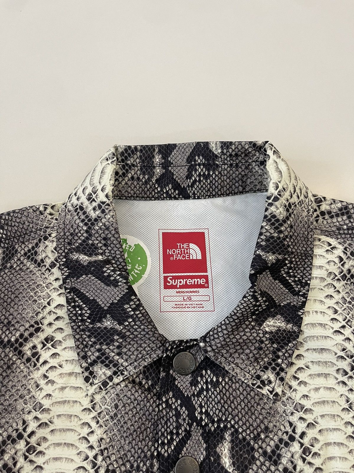 Supreme × The North Face Supreme X The North Face Snakeskin Coaches Jacket SS18 Size US L / EU 52-54 / 3 - 6 Thumbnail