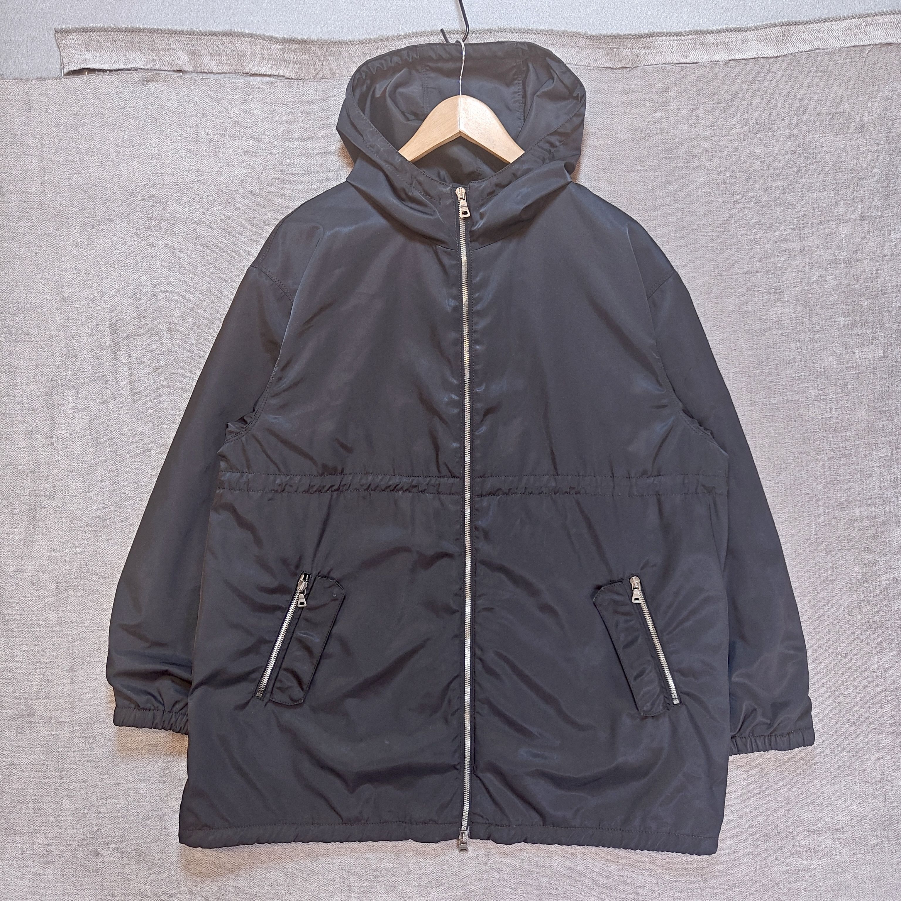 Prada Full Zip Windbreaker Art. SGV126 Mat. 09W | Grailed