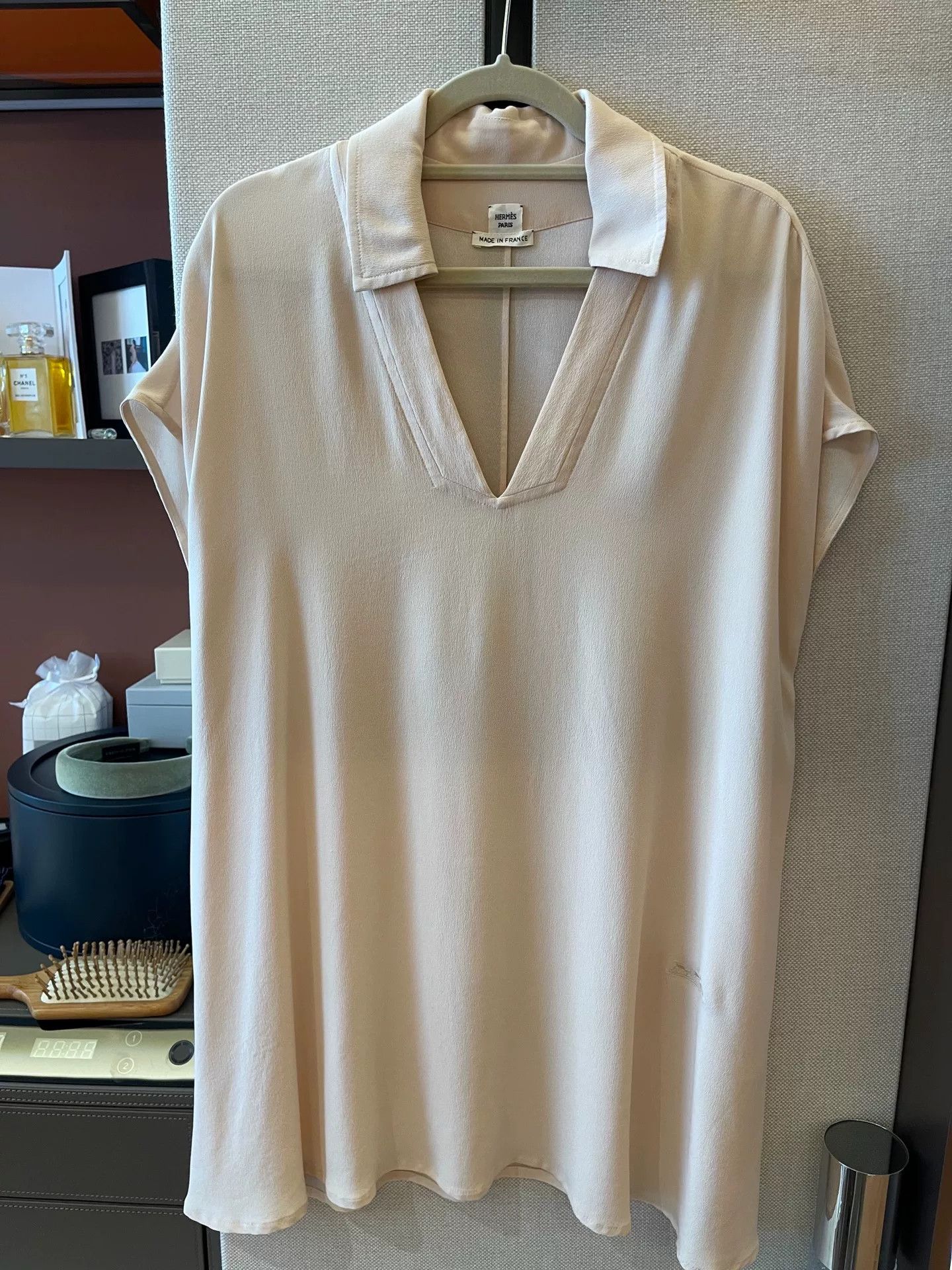 Hermes Hermes Pink V-Neck Short-Sleeve Dress Size US S / EU 44-46 / 1 - 1 Thumbnail