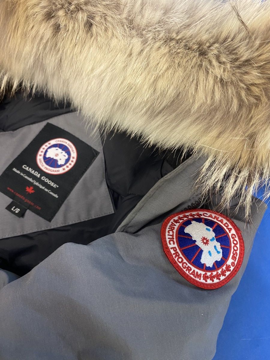 Canada Goose × Vetements Canada Goose Kensington Parka down jacket hood Coyote fur Size L / US 10 / IT 46 - 2 Thumbnail