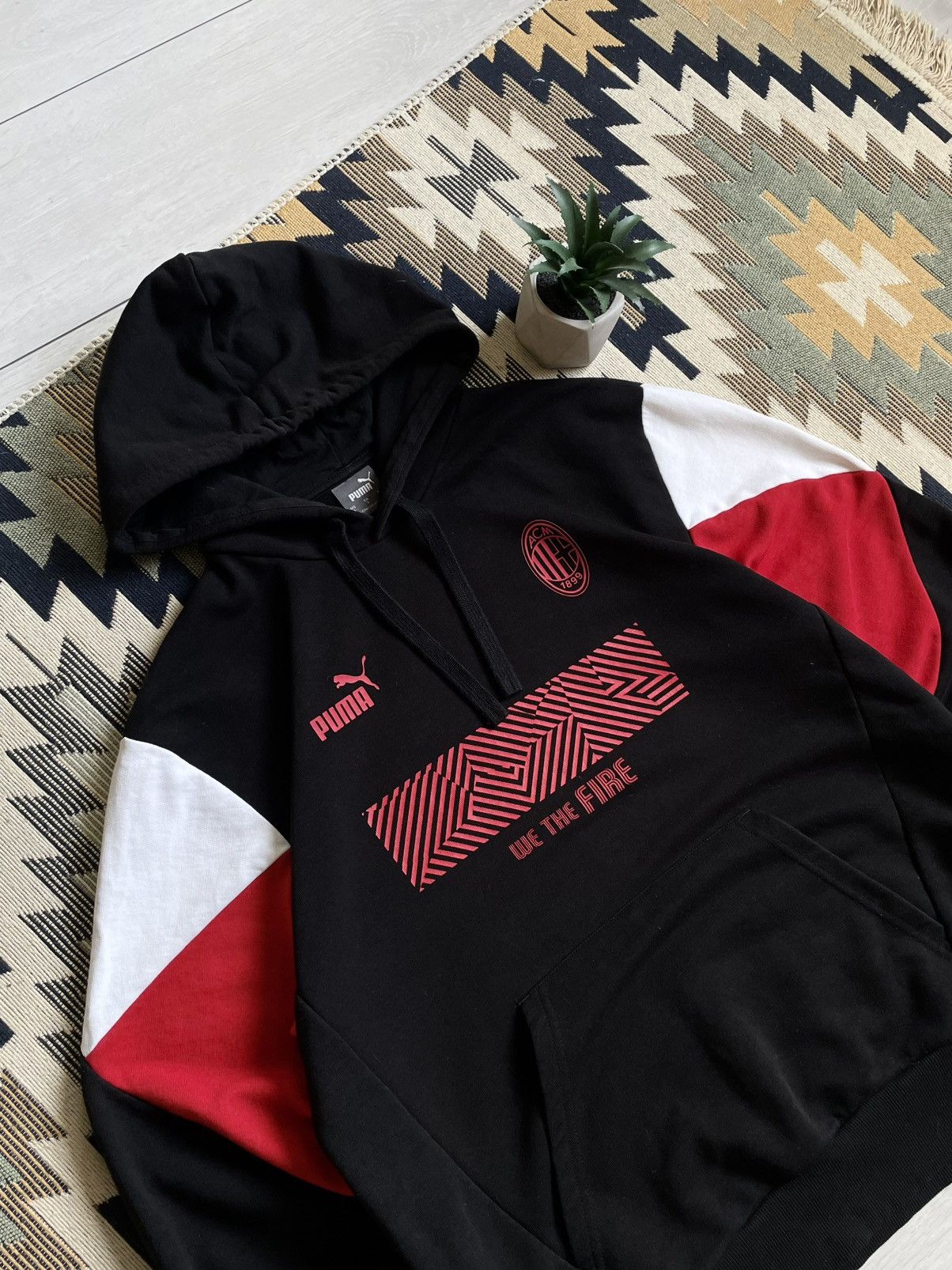Puma Vintage Puma AC Milan Soccer Blockcore Hoodie Size US L / EU 52-54 / 3 - 4 Thumbnail