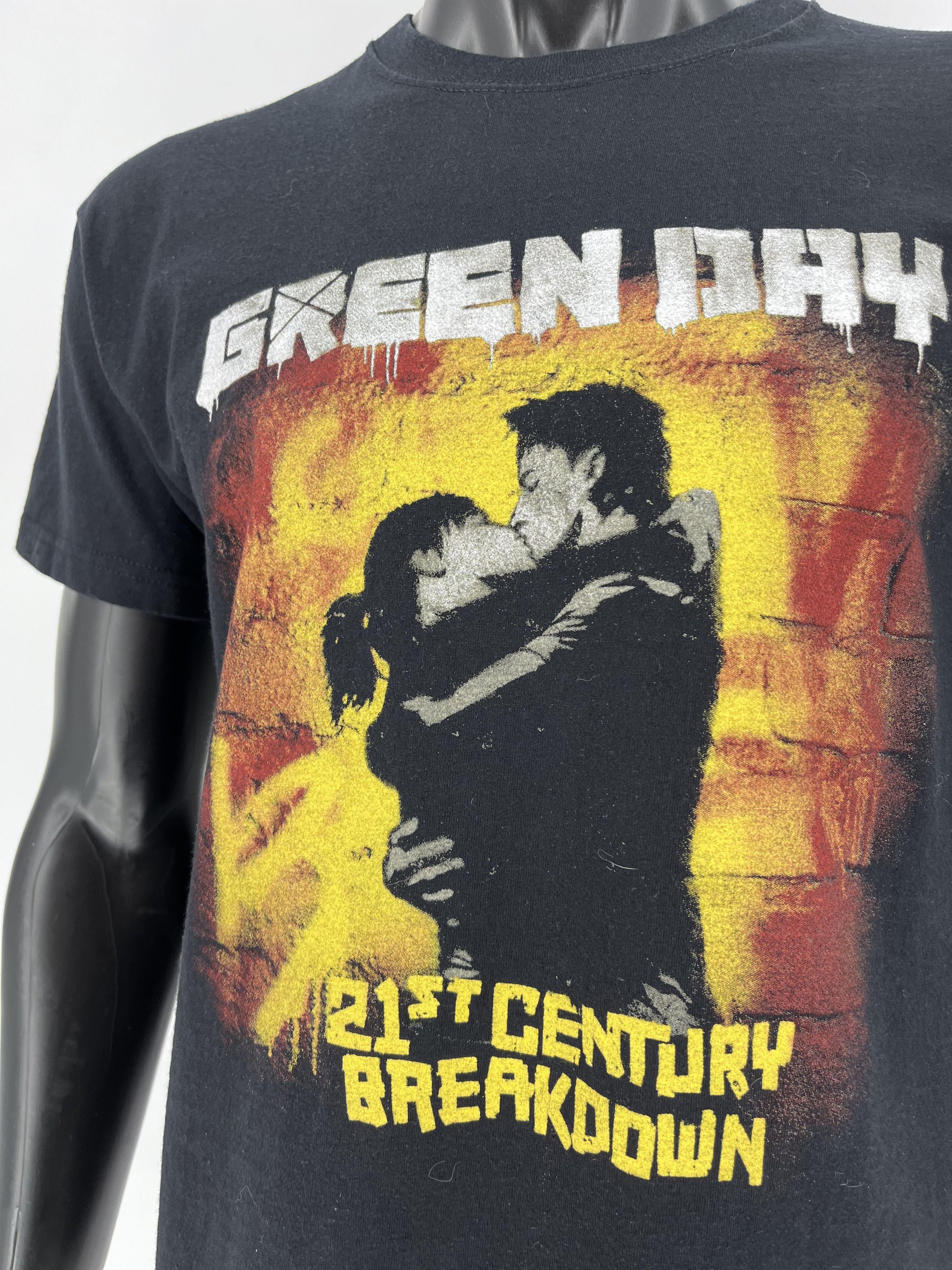 Band Tees Vintage Y2K Green Day American Idiot Tour Band Tee Size US L / EU 52-54 / 3 - 6 Thumbnail
