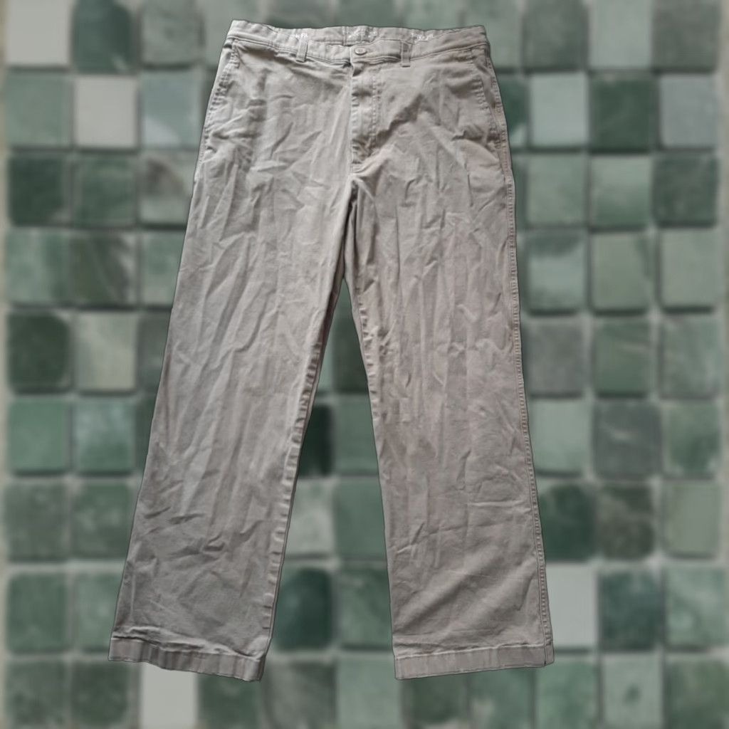 Roundtree & Yorke **ROUNDTREE & YORKE Mens Beige Chino Pants Size 34** User: ROUNDTREE & YORKE Mens Beige Chino Pants Size 34 Size US 34 / EU 50 - 1 Thumbnail