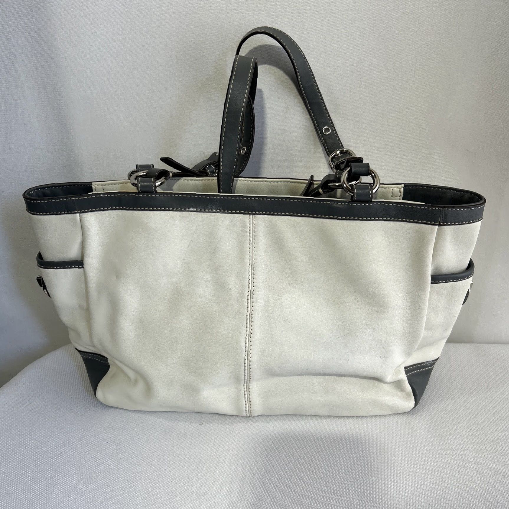 Coach Coach East West Gallery Tote Bag Leather Pleated Purse Gray White Two Tone Handbag Women Medium Size ONE SIZE - 3 Thumbnail