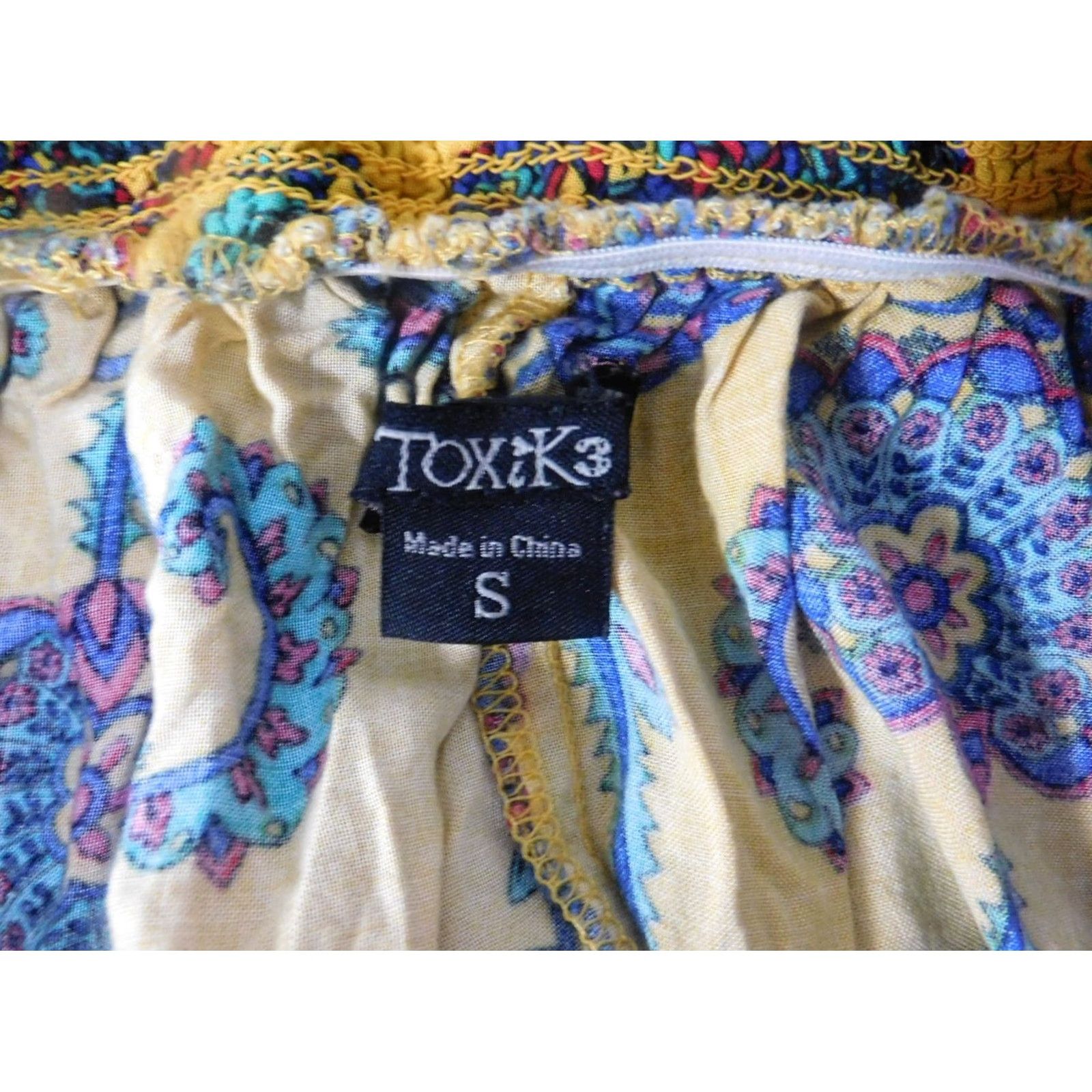 Vintage Toxik3 Blouse Shirts Womens Small Yellow Floral Pullover Stretch Short Sleeve Collared Rayon Regular Button Casual Vintage: No? Size S / US 4 / IT 40 - 6 Thumbnail