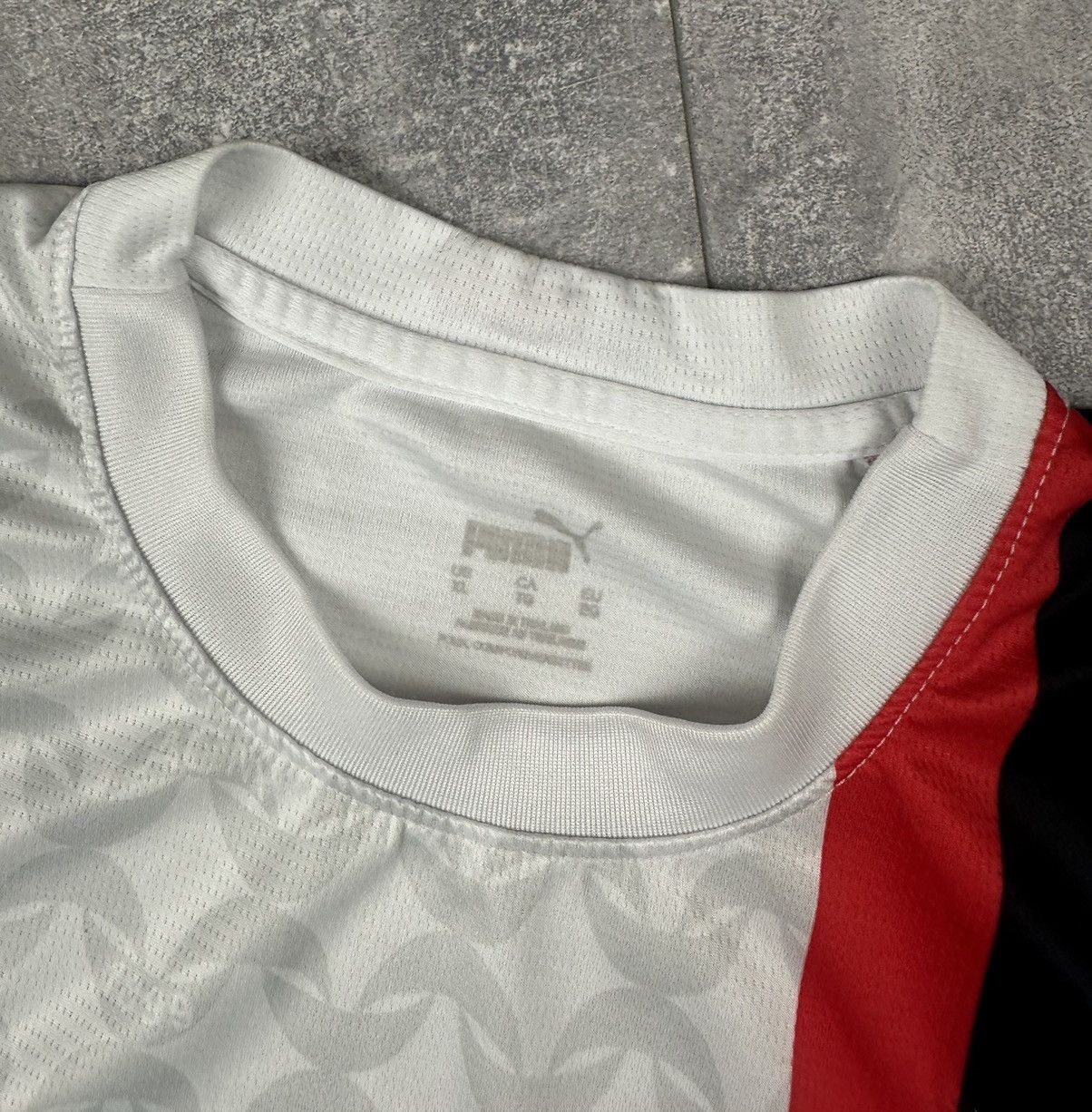 Puma Puma Ac Milan Away 2023/24 Theo #19 Soccer Jersey Size US XL / EU 56 / 4 - 9 Thumbnail