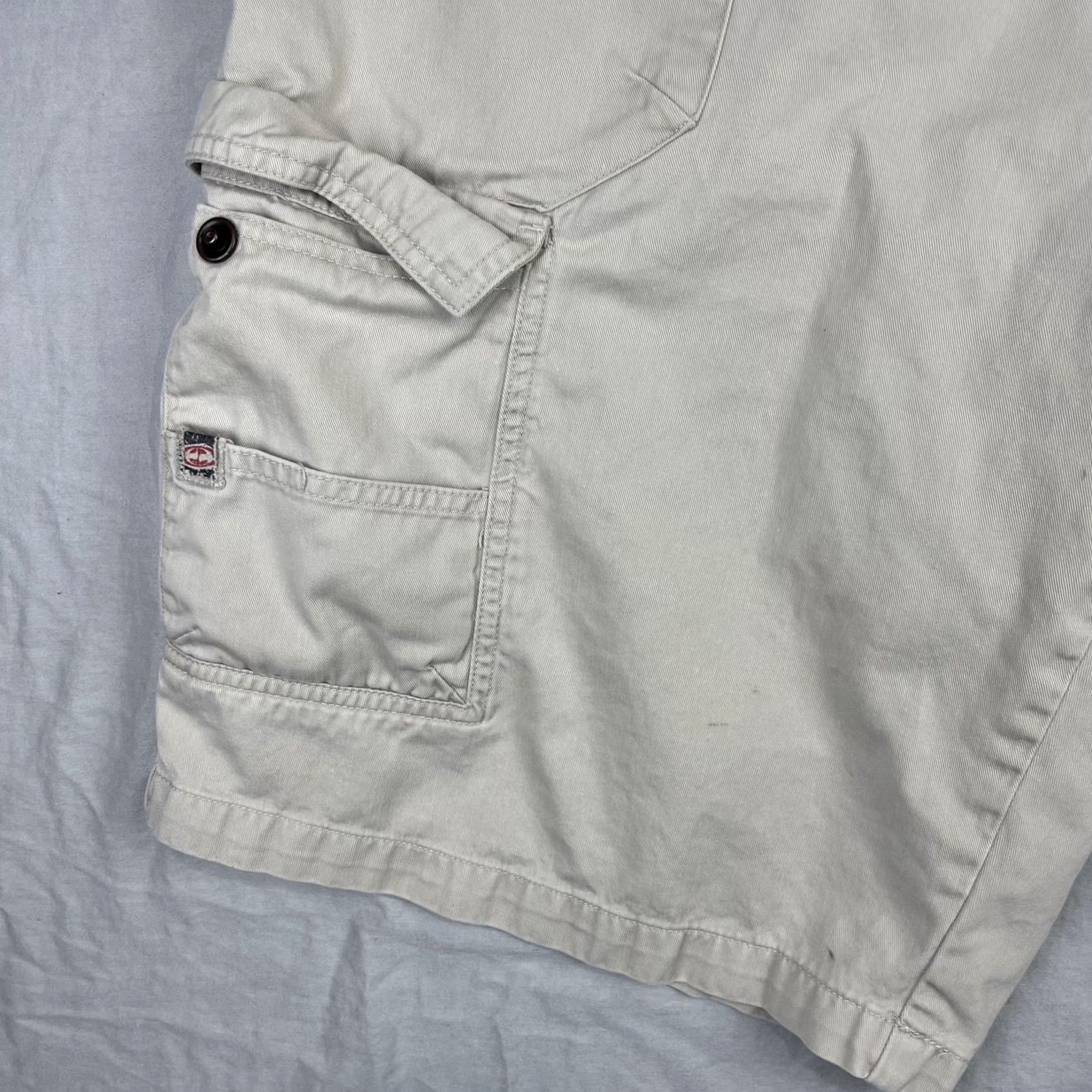 Vintage VINTAGE Split Cargo Shorts Mens 38 Khaki Multi Pocket Utility Skater Grunge Y2K Size US 38 / EU 54 - 6 Thumbnail