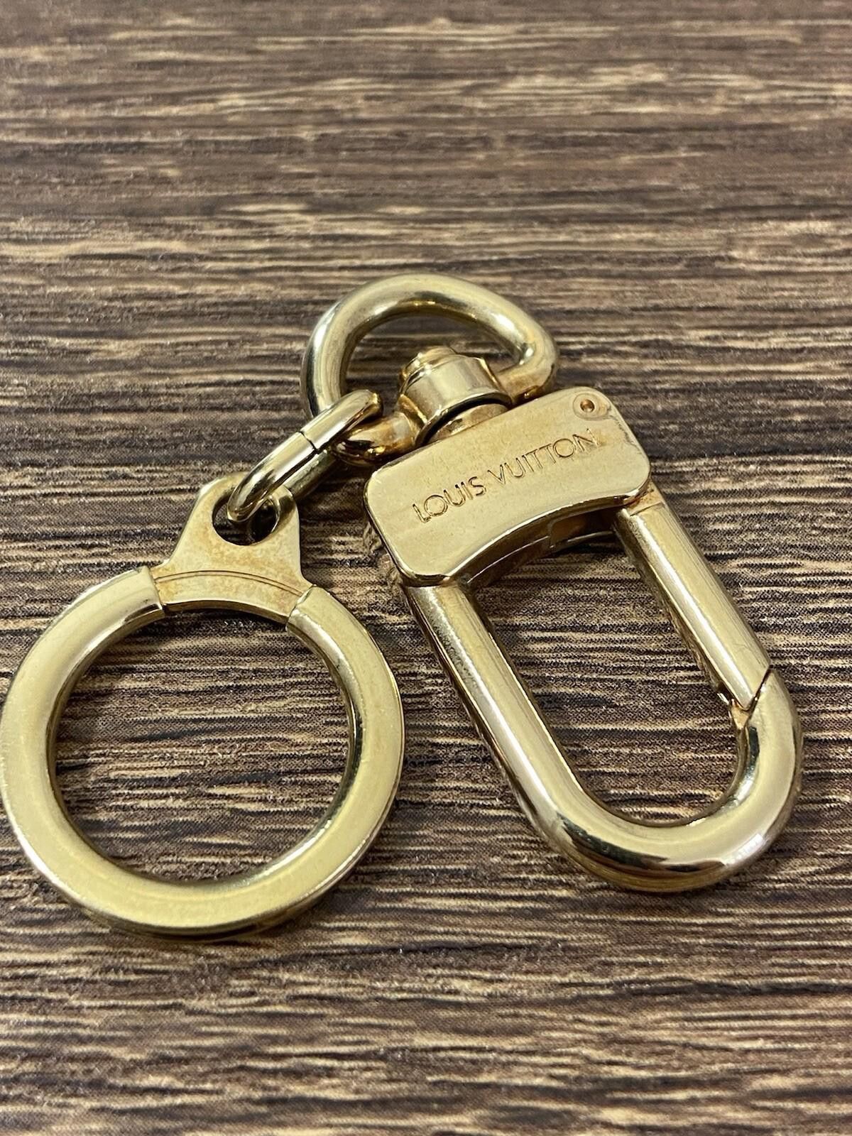 Louis Vuitton Louis Vuitton gold metal keychain bag charm, made in France Size ONE SIZE - 2 Thumbnail
