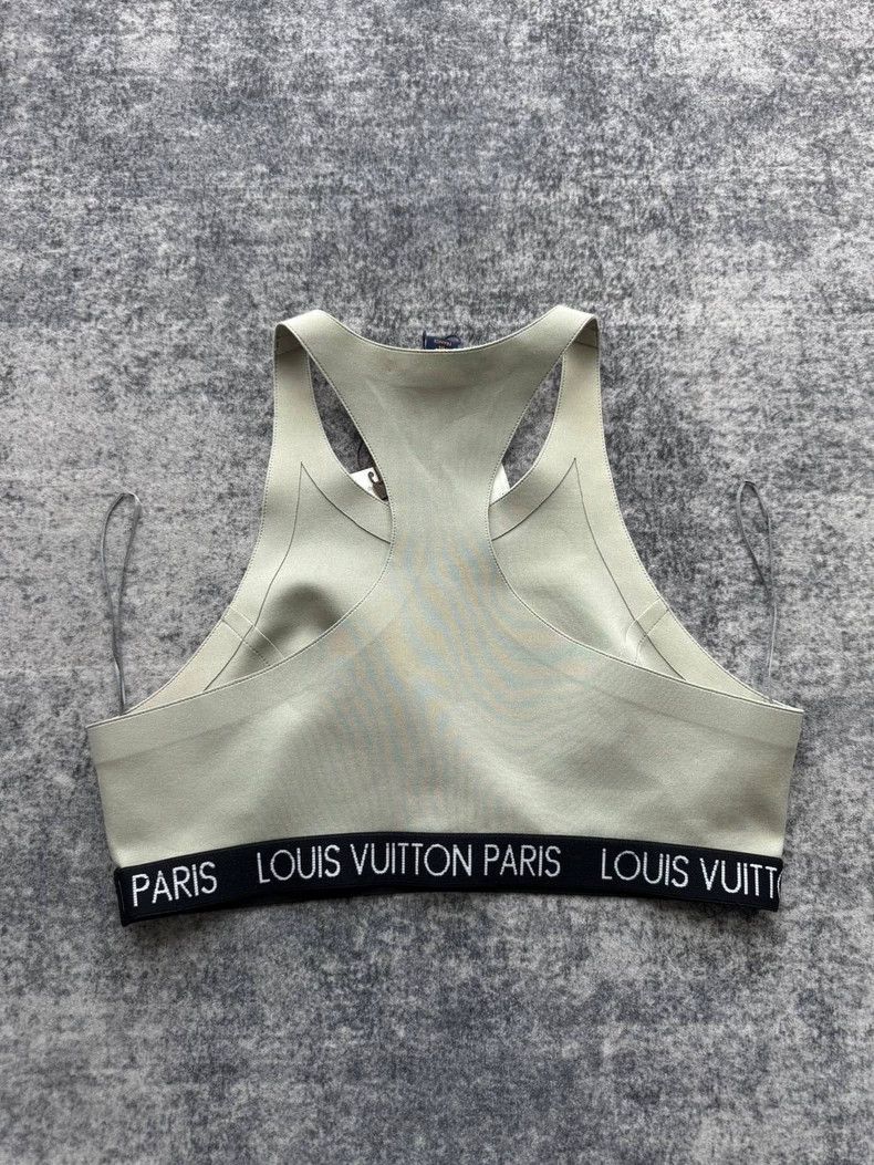 Louis Vuitton Louis Vuitton Alphabet Ribbon Yoga Vest Size XS / US 0-2 / IT 36-38 - 2 Thumbnail