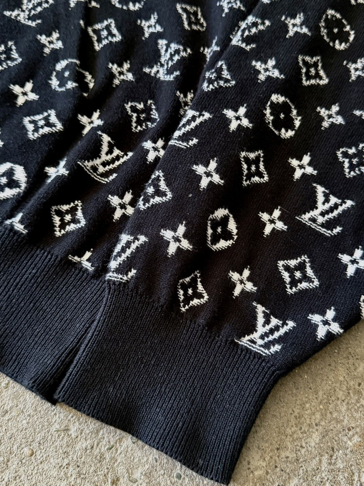 Louis Vuitton Louis Vuitton - Virgil Abloh -AW22 Gradient Monogram Hoodie Size US M / EU 48-50 / 2 - 4 Thumbnail