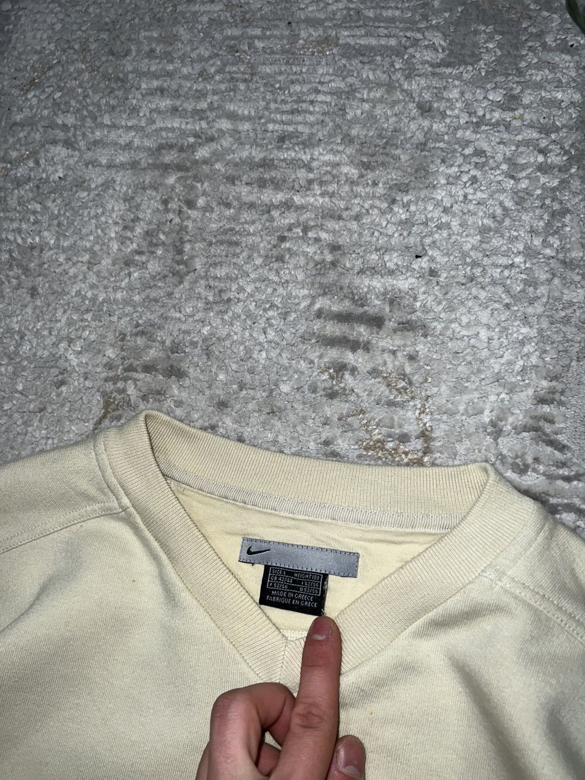 Nike × Vintage NIKE VINTAGE 00S CREWNECK BEIGE SMALL SWOOSH LOGO SWEATSHIRT Size US L / EU 52-54 / 3 - 5 Thumbnail