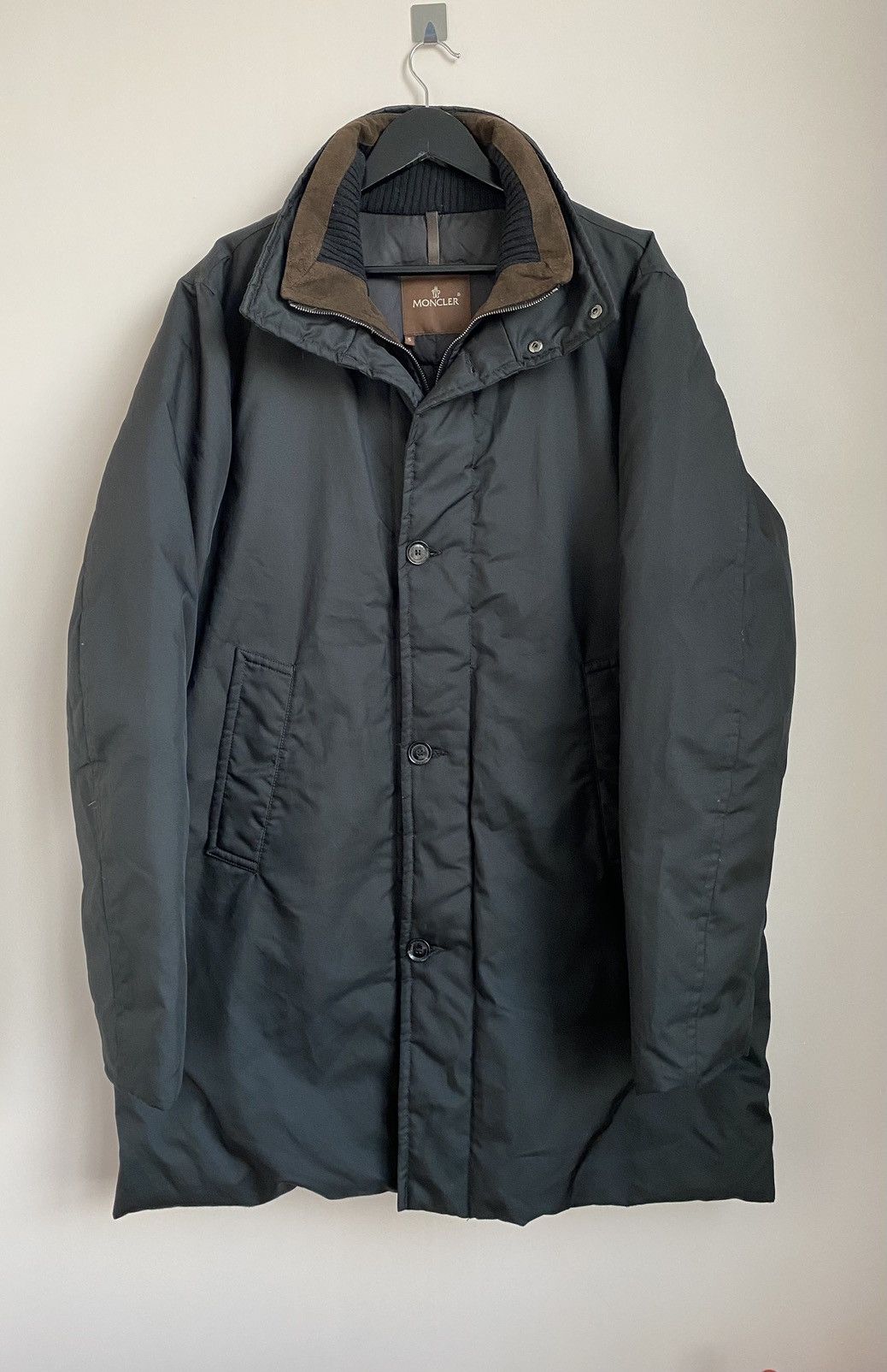 image of Moncler Men's Winter Jacket in Black (Size XL)