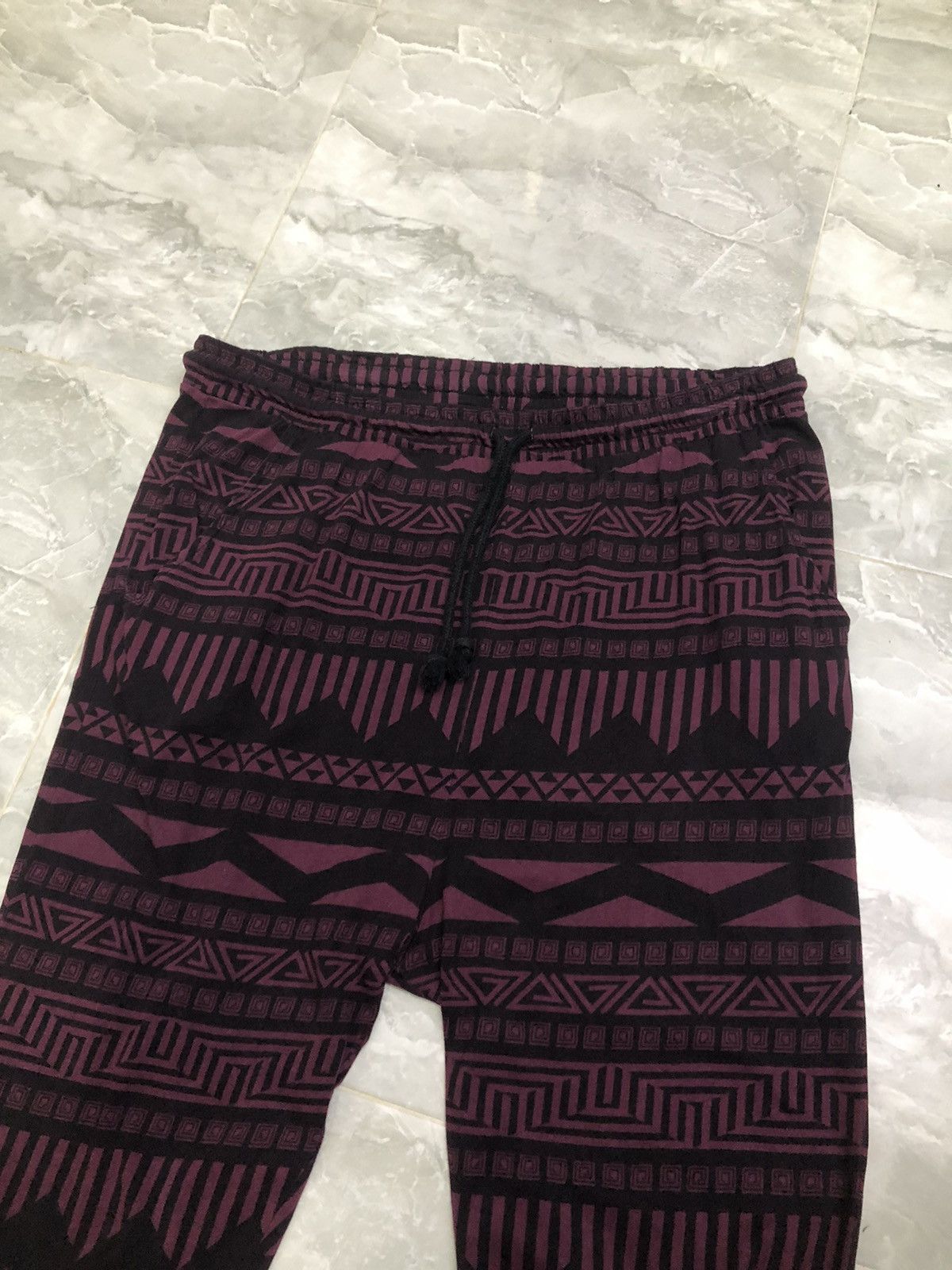 Divided Divided by H&M Tribal Knit Joggers Maroon Black Y2K Size US 33 - 2 Thumbnail