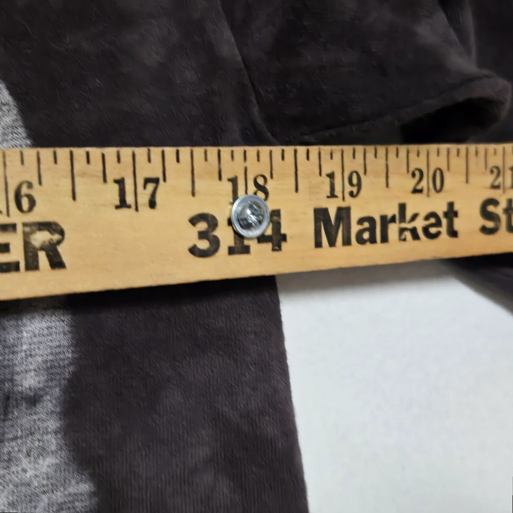 The Mountain VINTAGE The Mountain T-Shirt Crew Neck Long Sleeve Brown Tie Dye 2000s Size M Mens Bre athable Logo Graphic Print 90s Animals Nature Grey Wolf Size US M / EU 48-50 / 2 - 6 Thumbnail