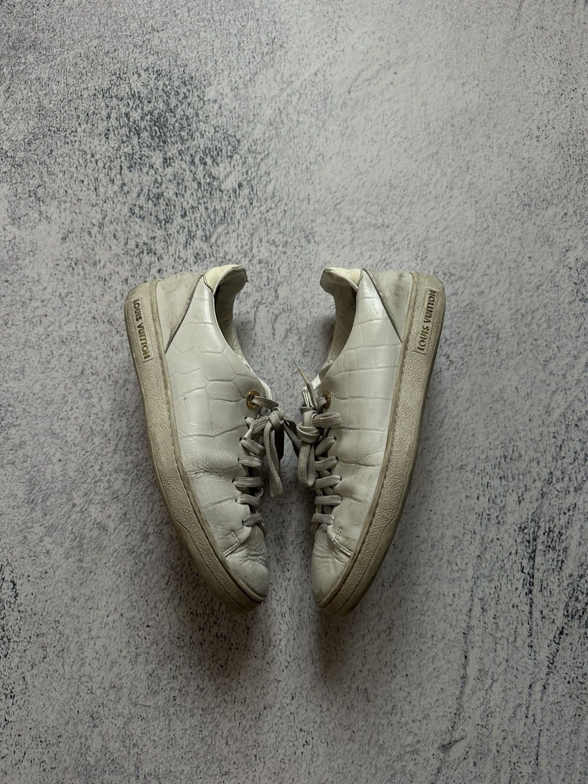 Louis Vuitton Louis Vuitton Women’s Front Row Sneaker White EU 36 Size US 6 / IT 36 - 3 Thumbnail