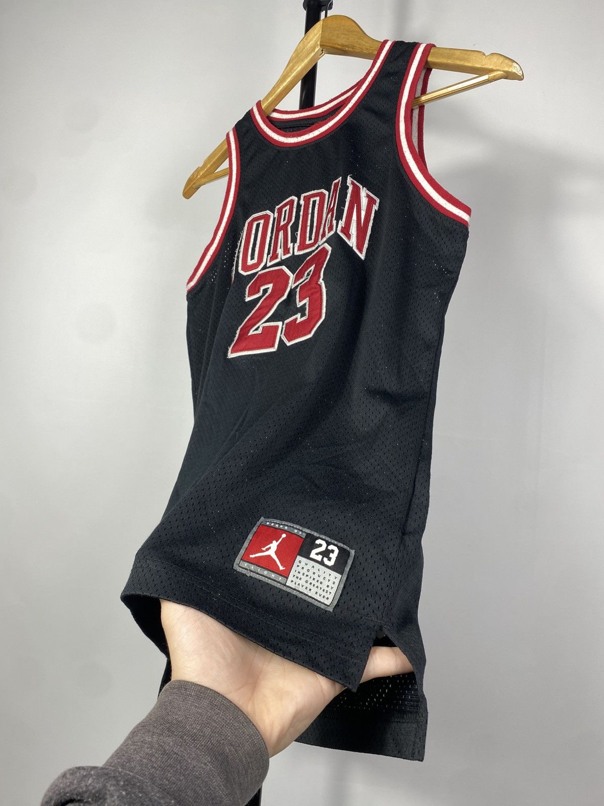 Jordan Brand × NBA × Vintage Vintage NBA Bulls Jordan 23 Jersey Tee Tank 90s Size US XS / EU 42 / 0 - 4 Thumbnail