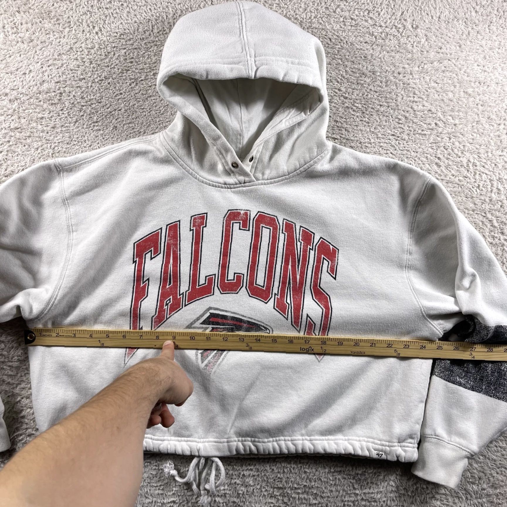 Vintage Atlanta Falcons Hoodie Women's Large White Cropped Boxy Pullover Sweatshirt '47 Size L / US 10 / IT 46 - 6 Thumbnail