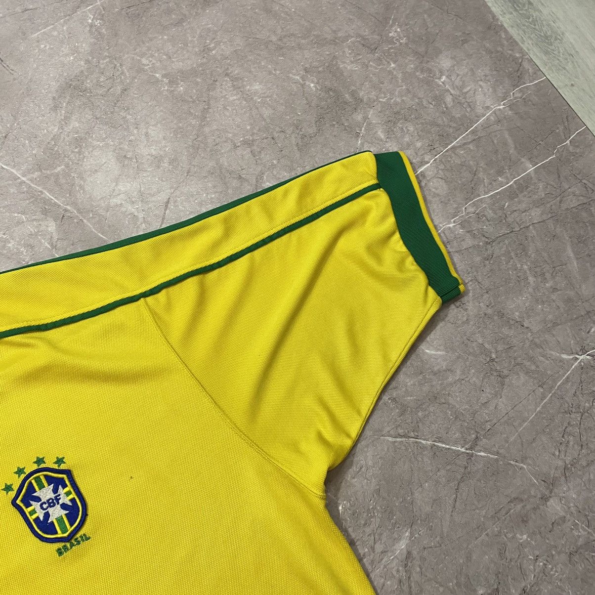 VINTAGE NIKE BRAZIL TEE SOCCER JERSEY 2000