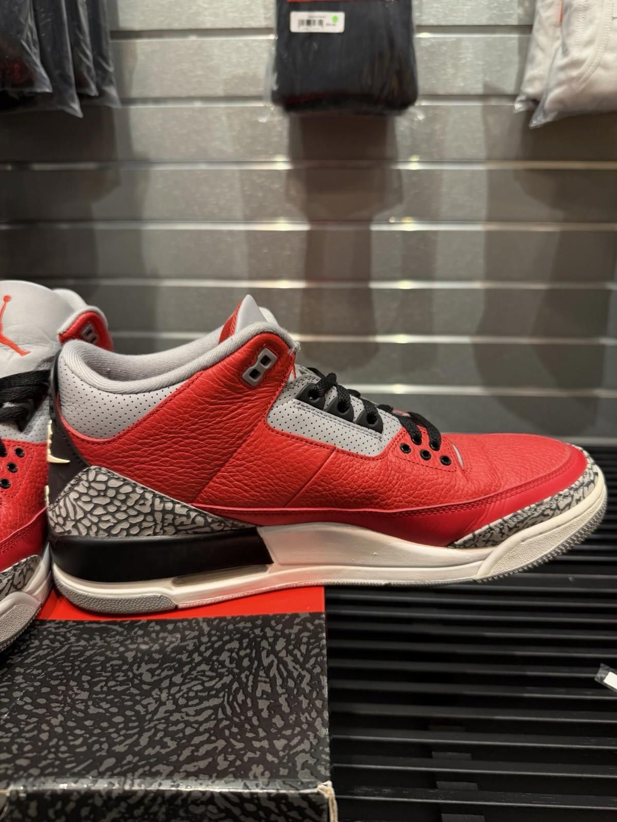 Jordan Brand Nike Air Jordan 3 Retro SE "Unite" Size 12.5M Size US 12.5 / EU 45-46 - 12 Thumbnail