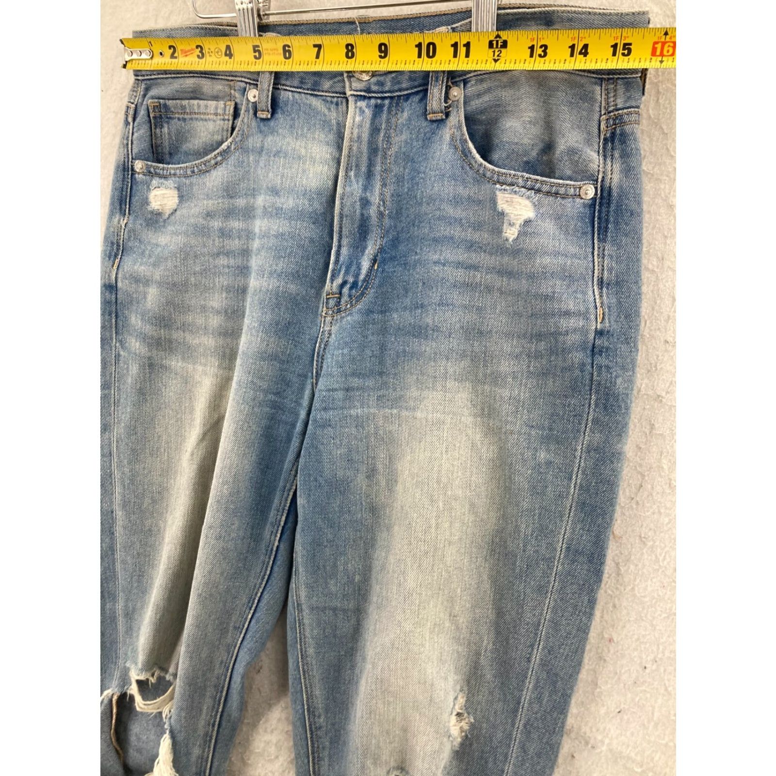 American Eagle Outfitters American Eagle Outfitters Jeans Womens 6 Denim Distressed Jeans - Blue 6 Regular Distressed 5-Pocket Tapered Jeans Womens Size 28" / US 6 / IT 42 - 2 Thumbnail