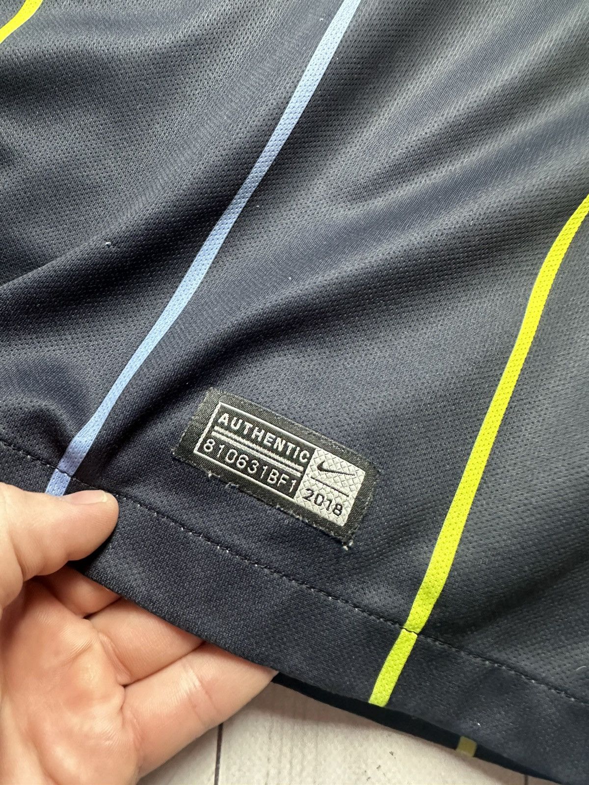 Nike × Vintage Vintage Nike Manchester City soccer jersey navy size L Size US L / EU 52-54 / 3 - 4 Thumbnail