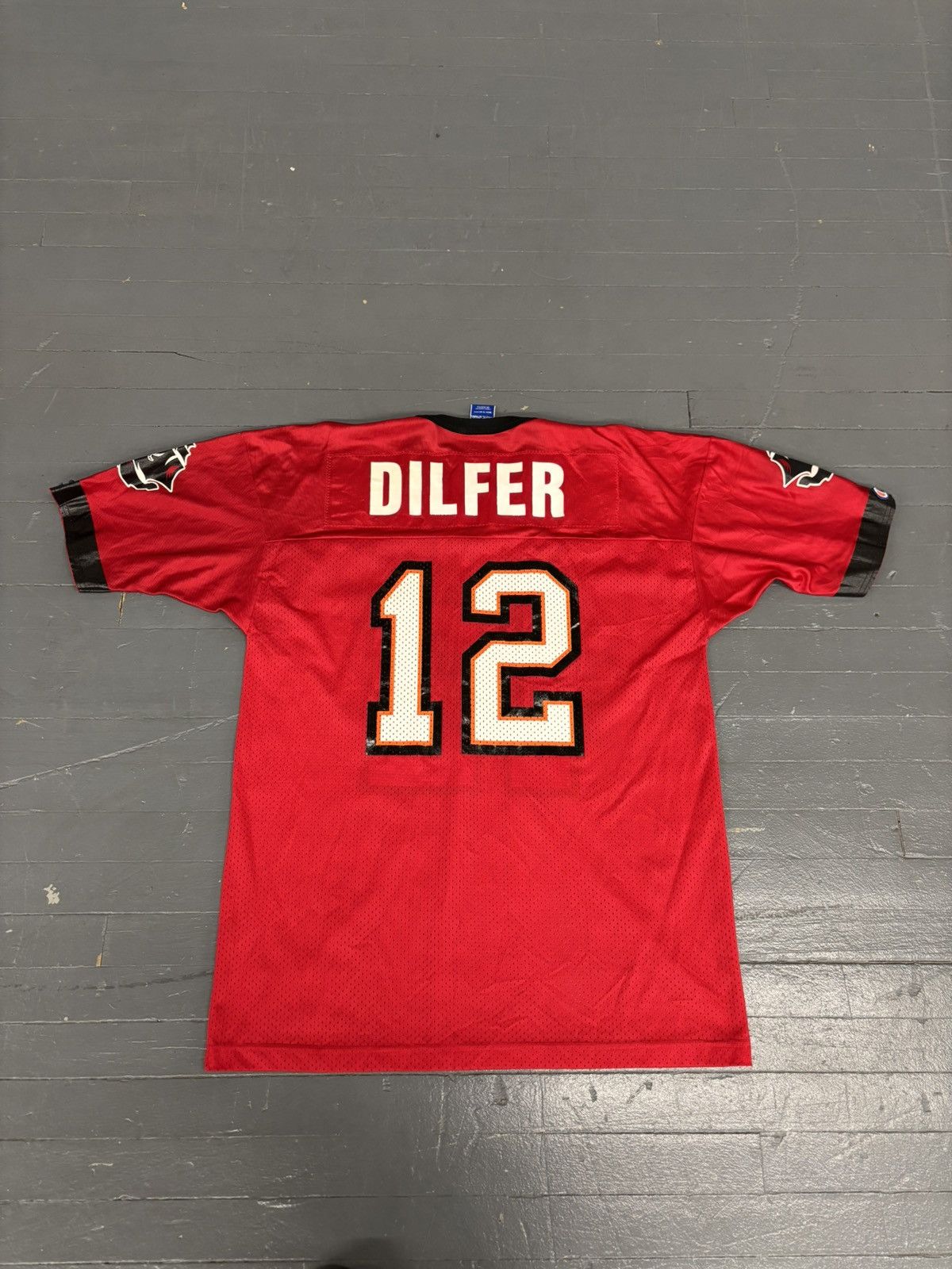 Champion × NFL × Vintage Vintage Tampa bay buccaneers Dilfer Champion jersey Size US L / EU 52-54 / 3 - 7 Thumbnail