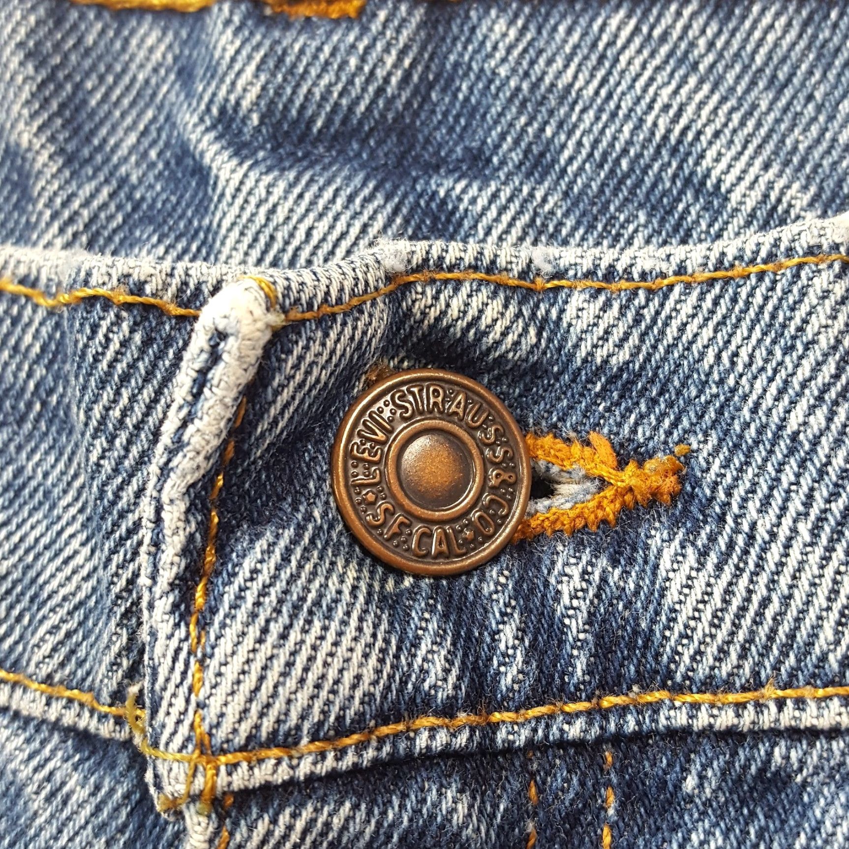 Levi's VINTAGE Levi's Orange Tabs Women's Jeans Denim Stonewash Faded 90s Relaxed Tapered Size 12 Blue Size 34" / US 12 / IT 48 - 5 Thumbnail