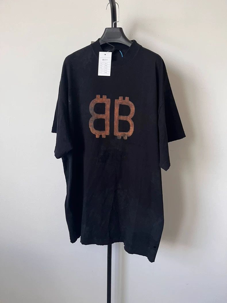 Balenciaga Balenciaga Bitcoin Short Sleeve T Size US L / EU 52-54 / 3 - 1 Thumbnail