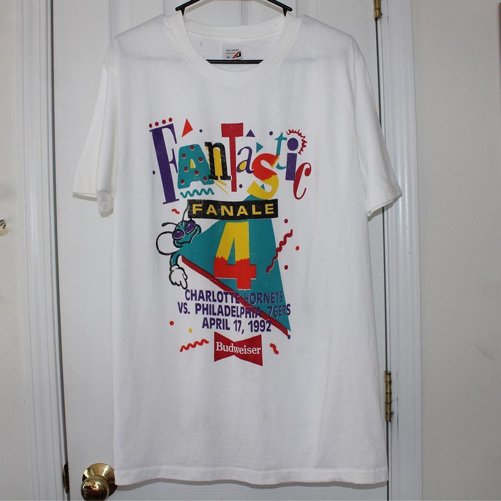 NBA Vintage 90s NBA Charlotte Hornets Graphic Tee Size US XL / EU 56 / 4 - 5 Thumbnail