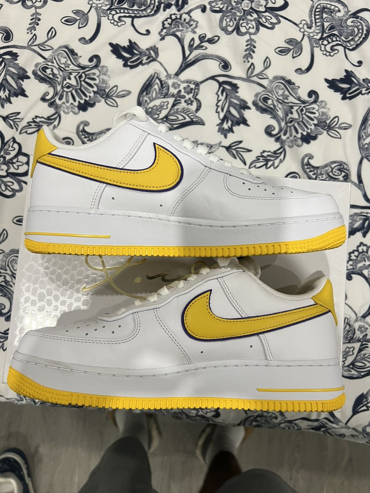 Nike Air force 1 low retro qs kb Size US 9 / EU 42 - 2 Thumbnail