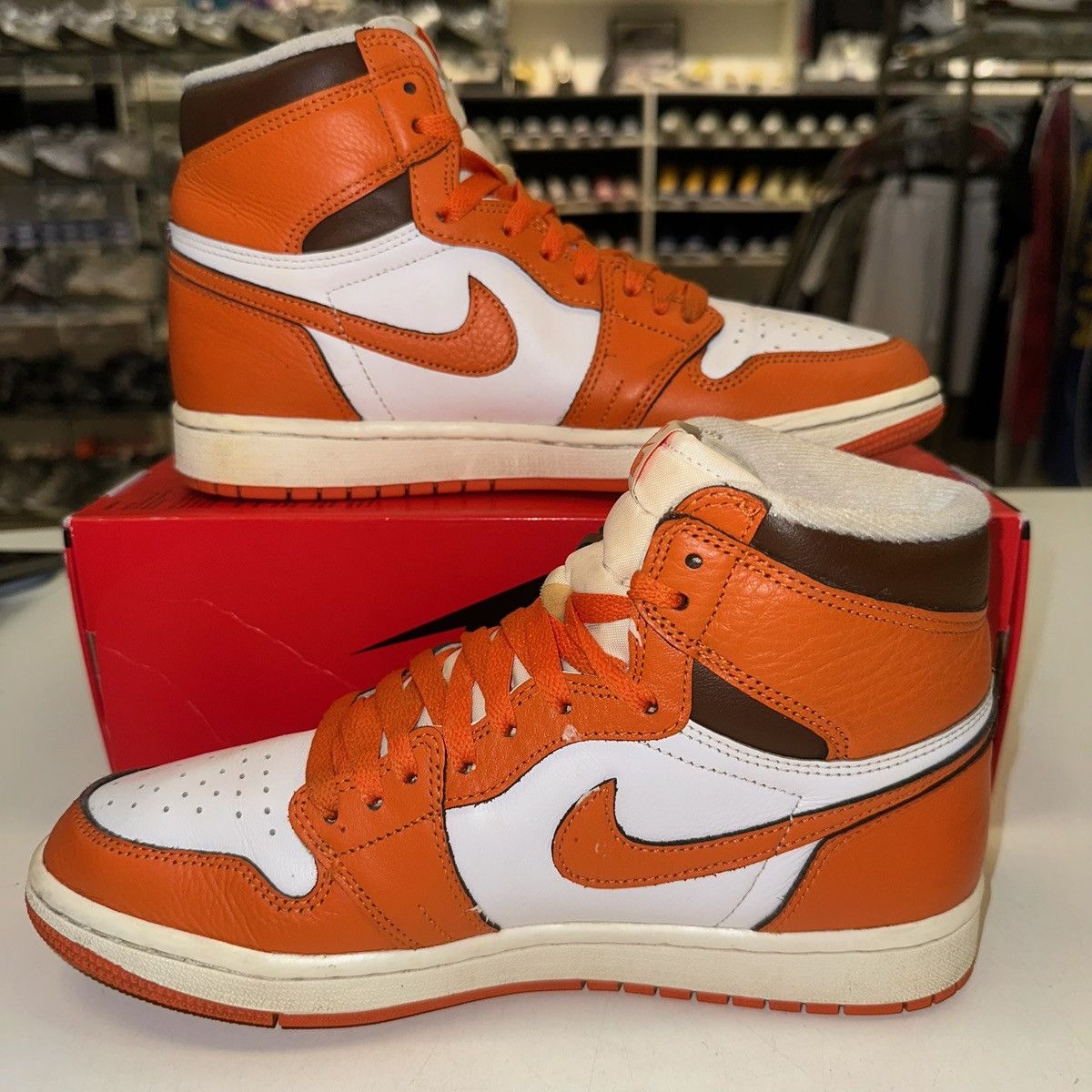 Jordan Brand × Nike Size 9W (7.5M) - Jordan 1 Retro High OG Starfish Size US 9 / IT 39 - 2 Thumbnail