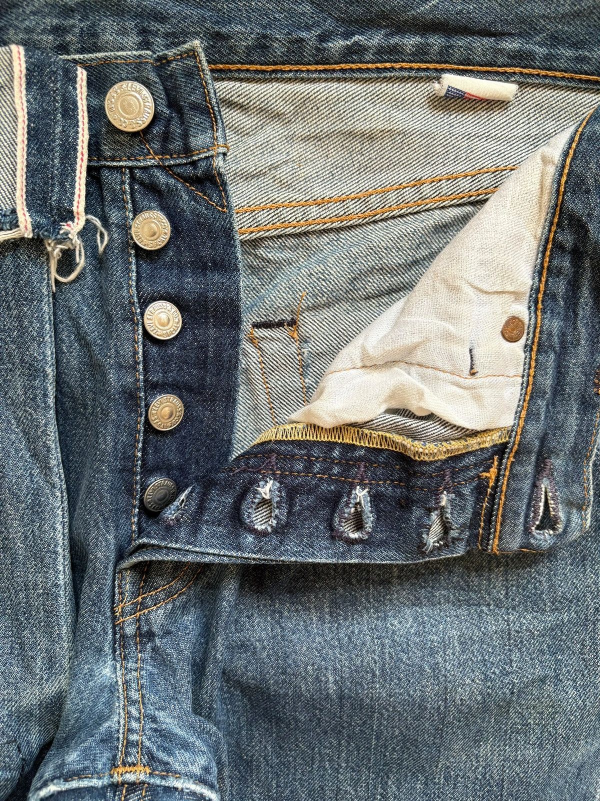 Levi's Vintage Levis 501 Selvedge Patch Ripped Jeans Size US 32 / EU 48 - 4 Thumbnail