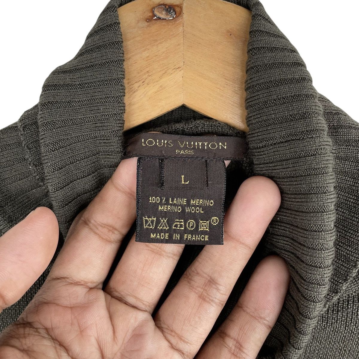 Louis Vuitton Y2K Louis Vuitton Embossed Wool Turtle Neck Size US M / EU 48-50 / 2 - 3 Thumbnail