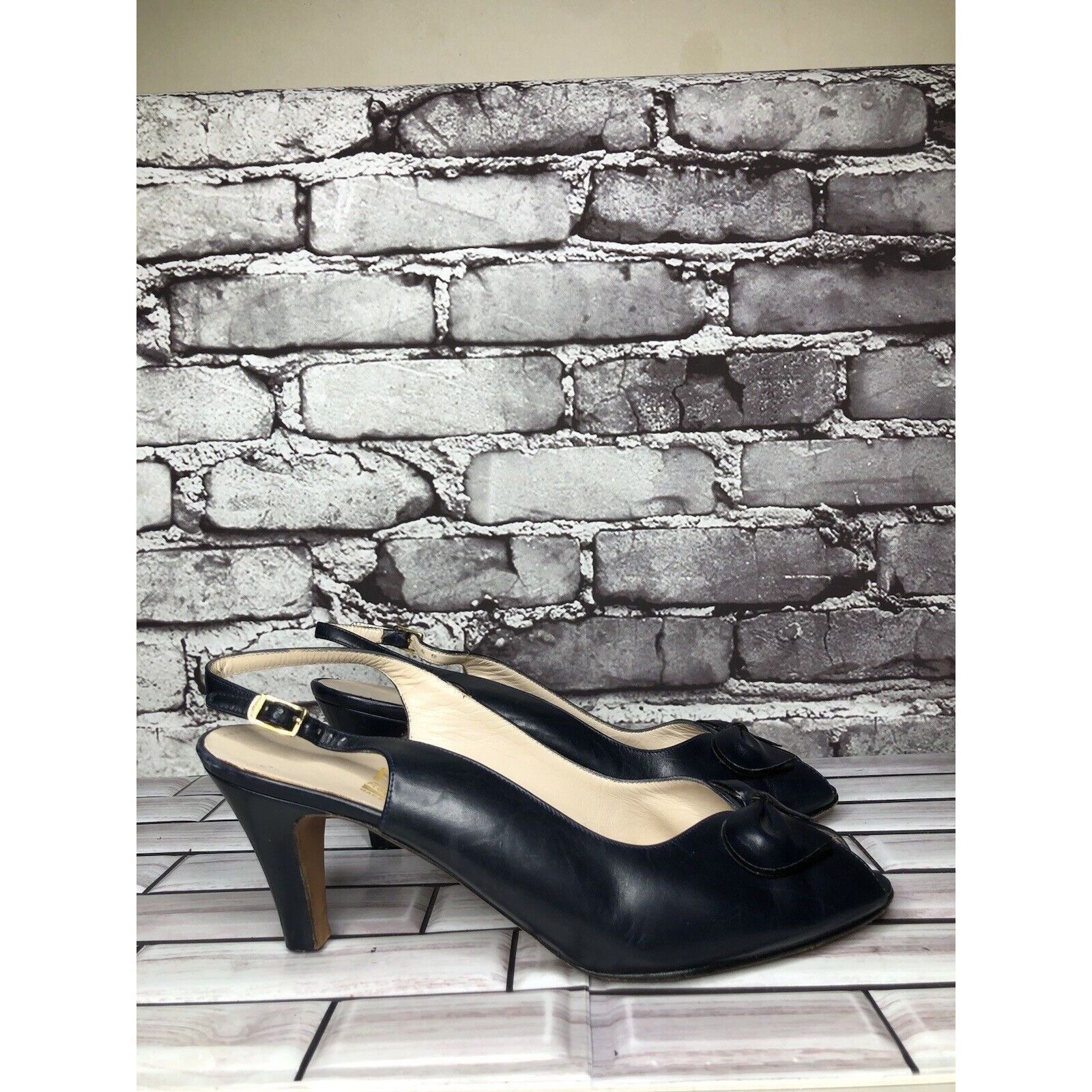 Salvatore Ferragamo Salvatore Ferragamo Navy Blue Leather Bow Peep Toe Heels Wom Size US 9 / IT 39 - 10 Thumbnail