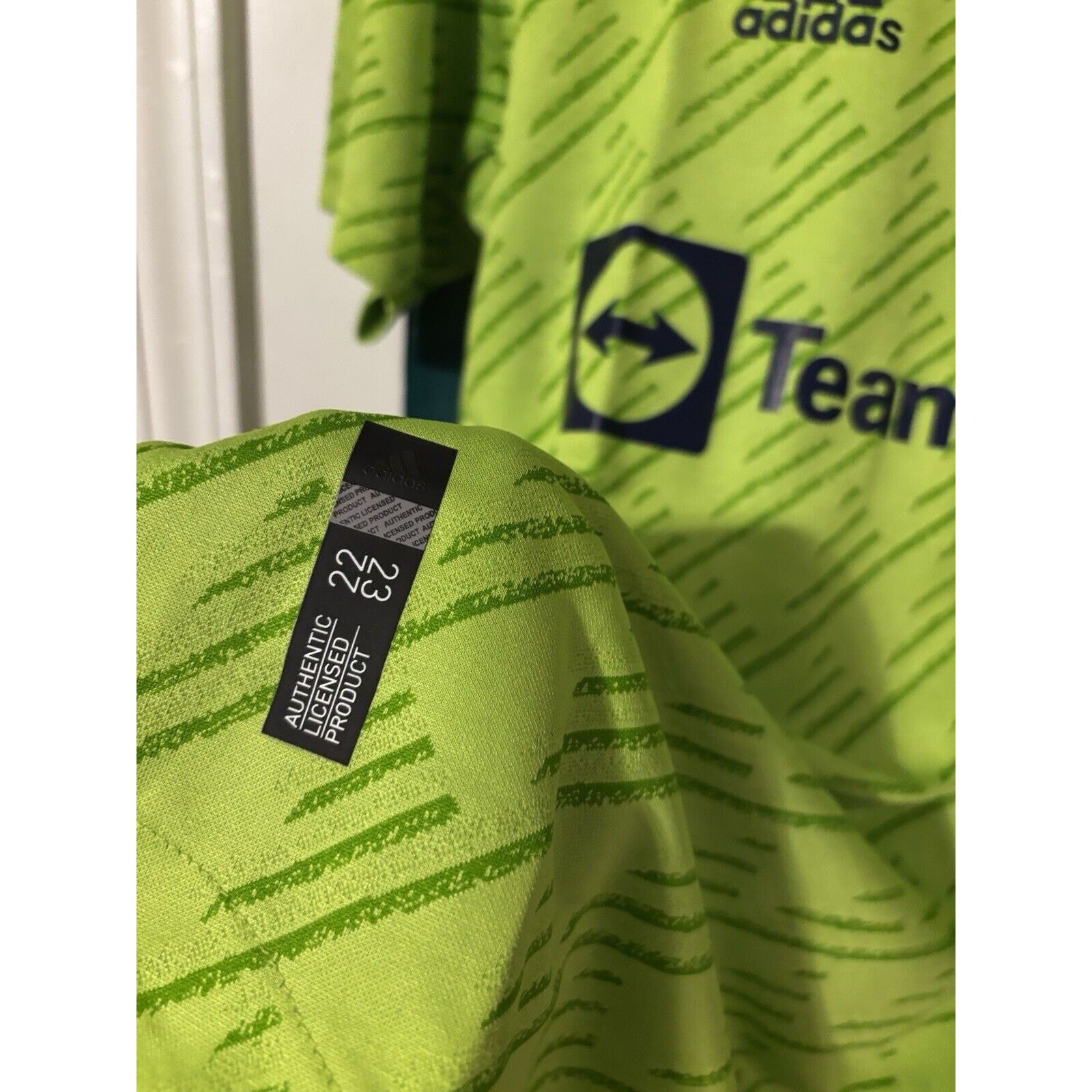 Adidas vintage green adidas manchester united soccer jersey Sz L Size US L / EU 52-54 / 3 - 3 Thumbnail