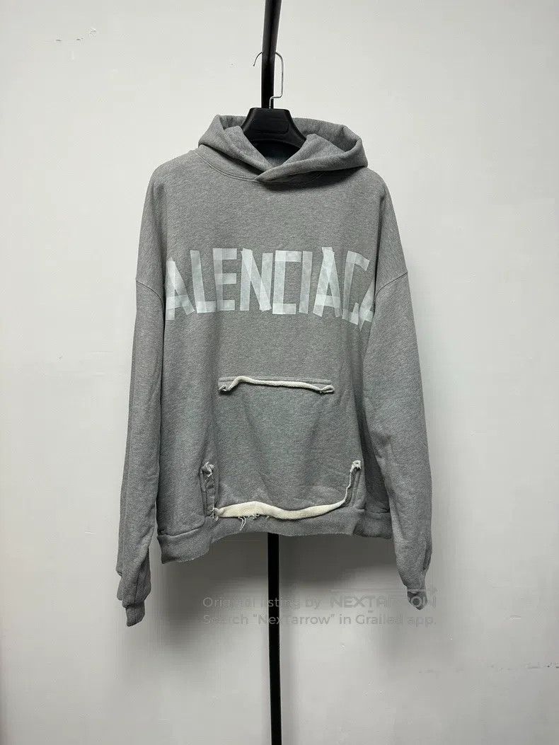 Balenciaga Balenciaga Letter Logo Hoodie Long Sleeve Gray Size US S / EU 44-46 / 1 - 1 Thumbnail