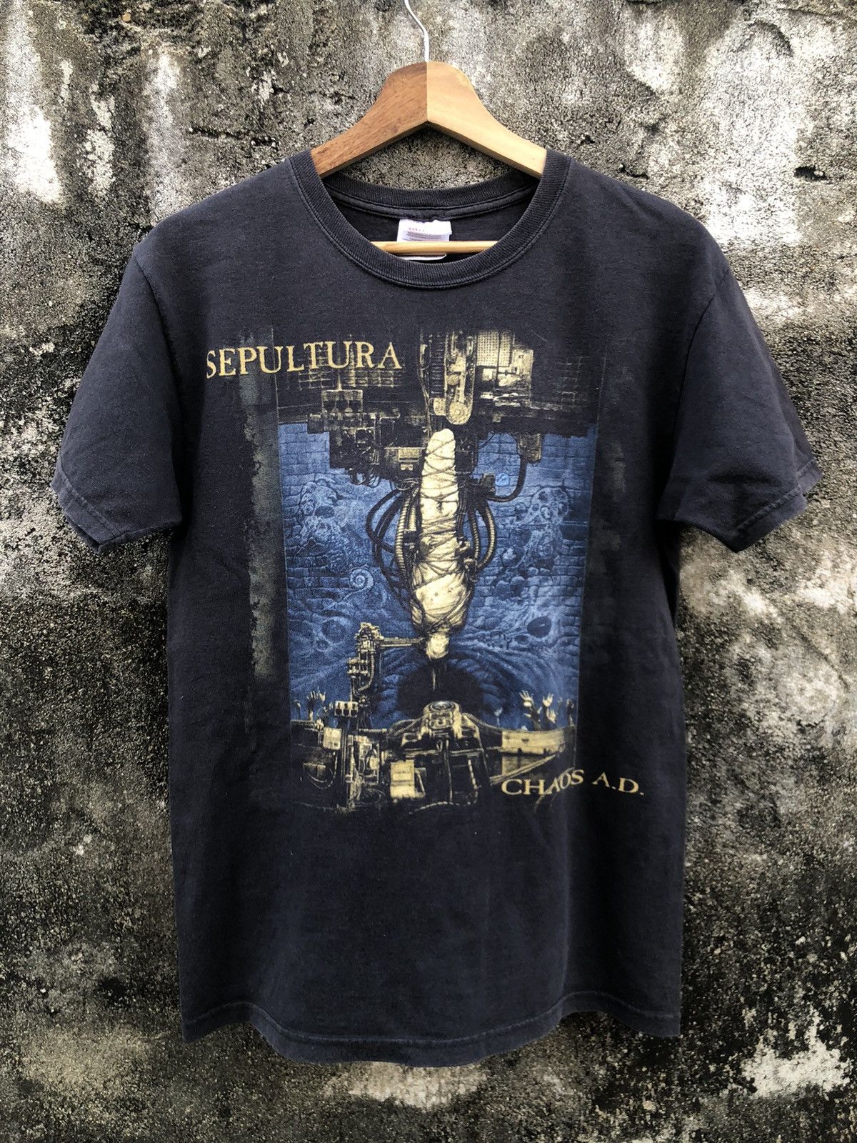 Band Tees 2000s Vintage Sepultura "Chaos A.D" Tshirt Size US S / EU 44-46 / 1 - 1 Thumbnail
