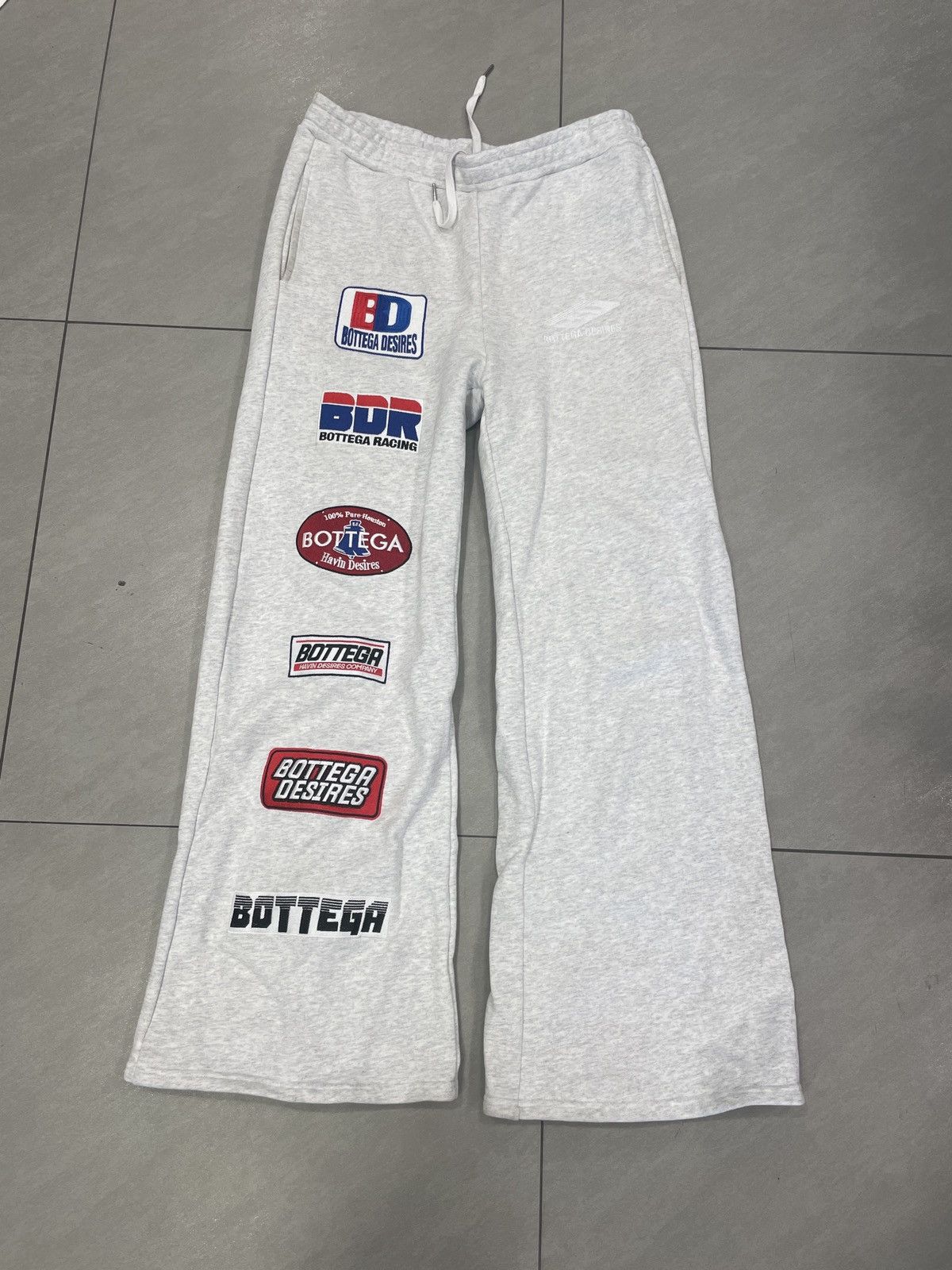 Bottega Desires Bottega Desires Patches Sweat Pant Grey L Size US 34 / EU 50 - 1 Thumbnail