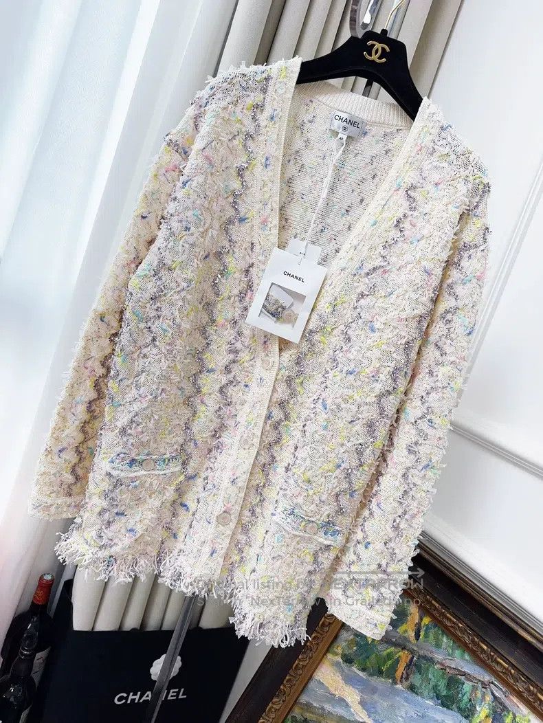 Chanel Chanel 22p preview medium and long beige wavy colour tasse Size S / US 4 / IT 40 - 1 Thumbnail