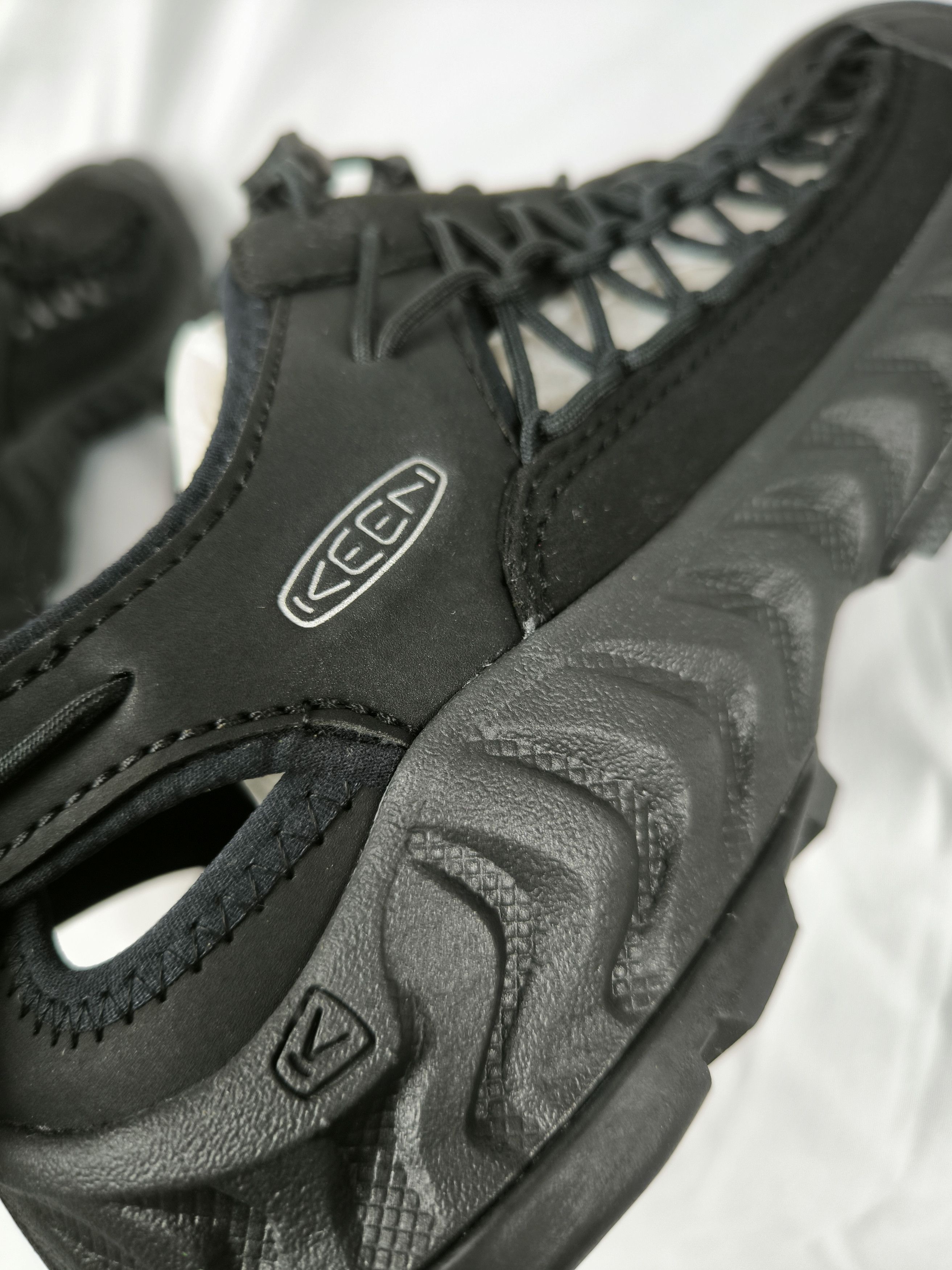 KEEN Uneek NXIS Size US 10 / EU 43 - 20 Thumbnail