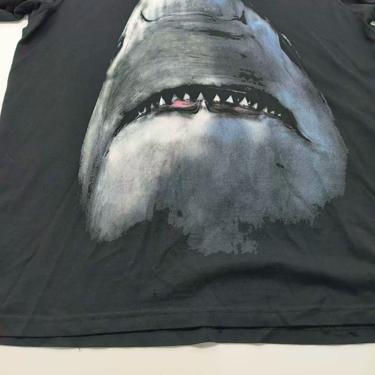 Givenchy Givenchy Black Shark Print Short Sleeve T-Shirt XL Size Size US XL / EU 56 / 4 - 9 Thumbnail