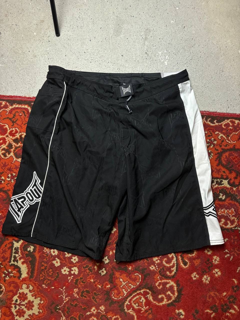 Japanese Brand × Vintage Vintage Y2K Venum Monogram Baggy Sport Shorts Snake logo Size US 40 / EU 56 - 1 Thumbnail