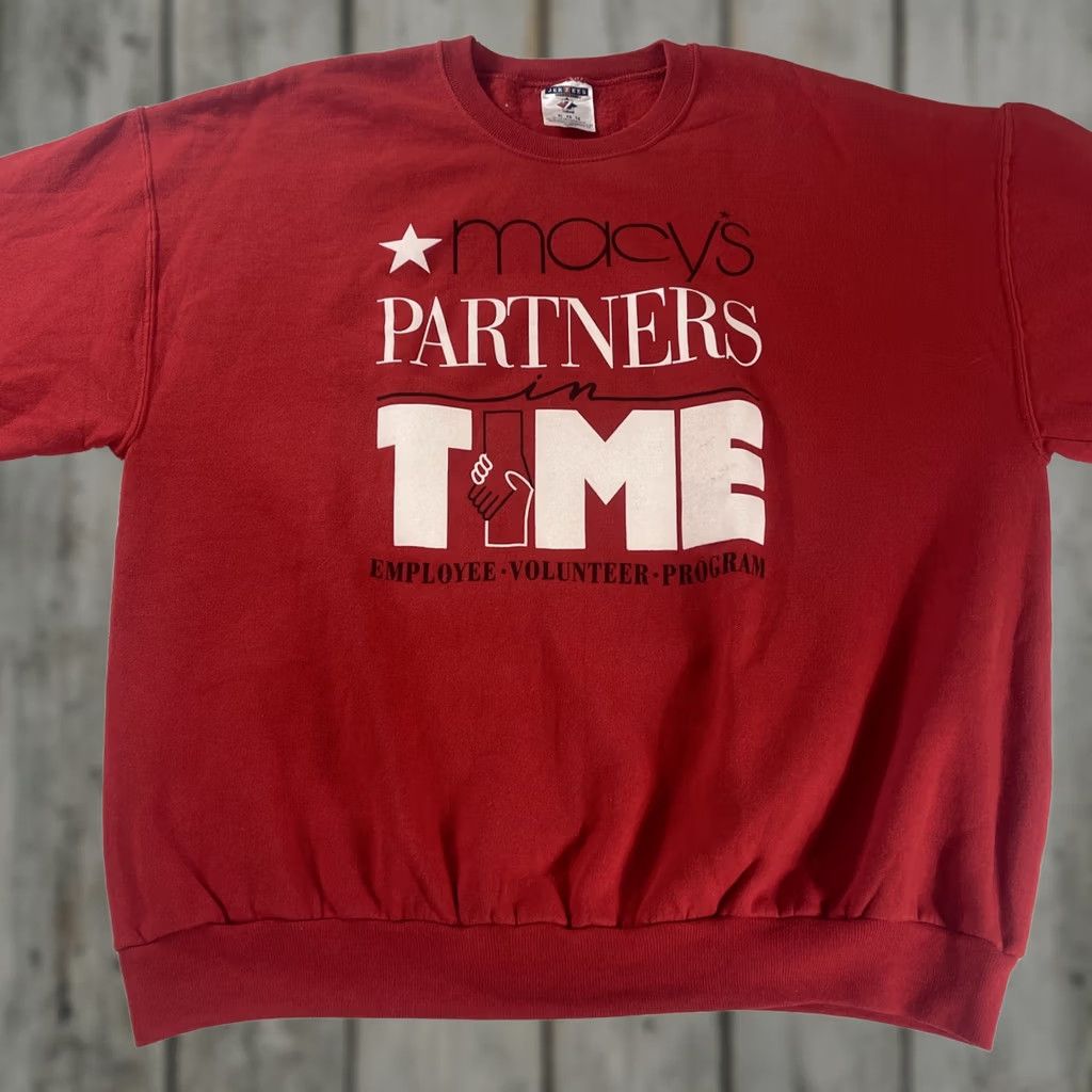 Jerzees VINTAGE Macy's Sweatshirt Jerzees XL Men Crew Neck Red 90s Vintage XL Macy's Sweatshirt Jerzees 90s Theme Mens Size US XL / EU 56 / 4 - 1 Thumbnail
